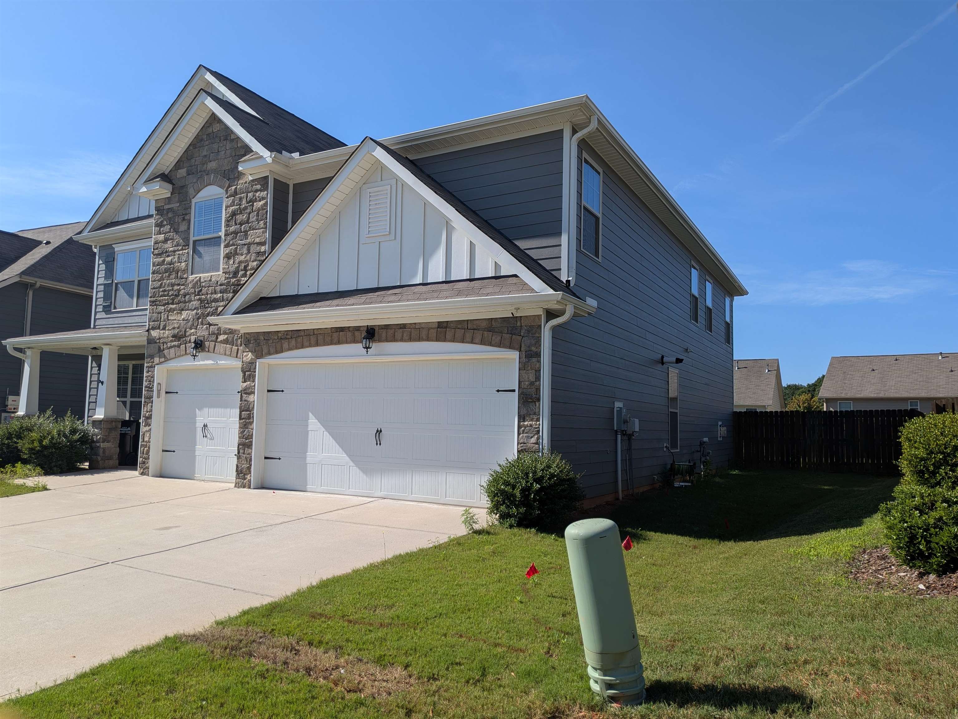 405 Hilburn Way Property Photo 22