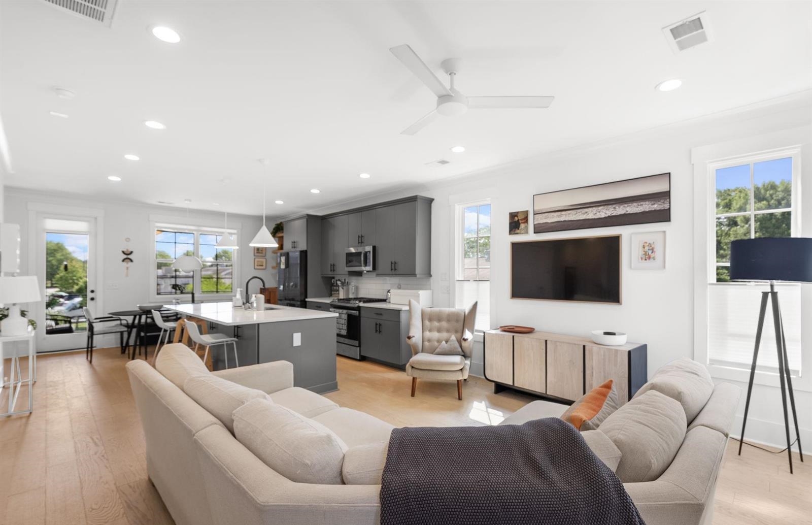 10 Hub Street Property Photo 2