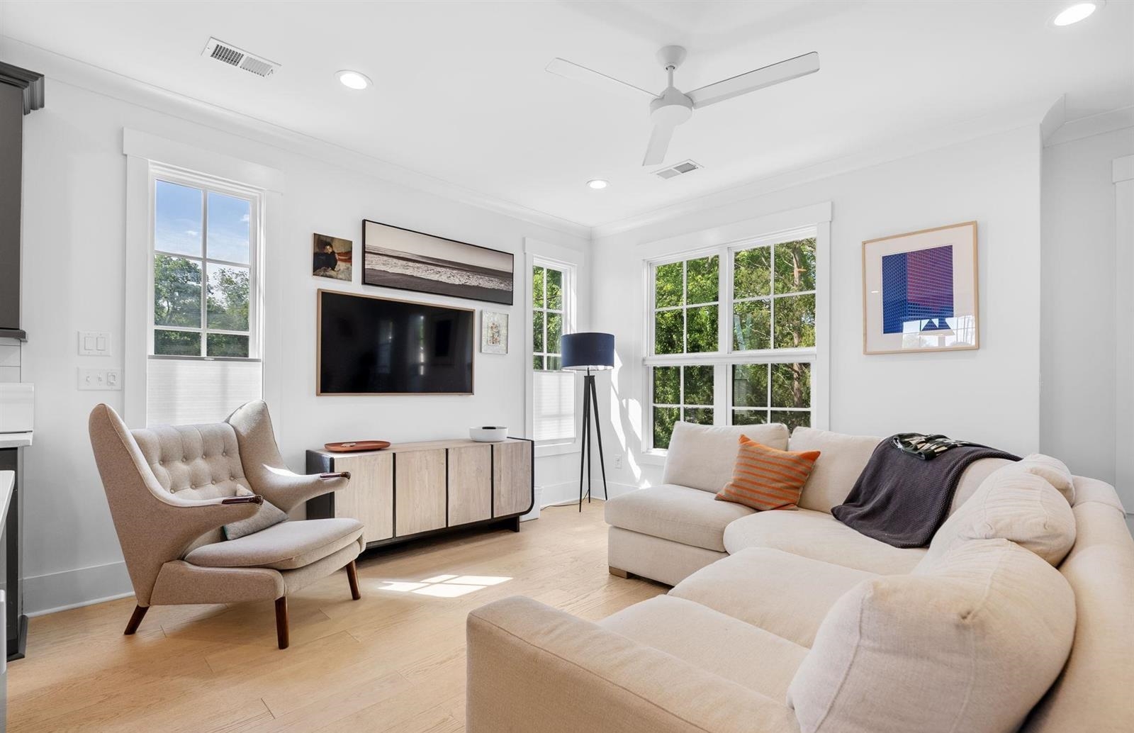 10 Hub Street Property Photo 3
