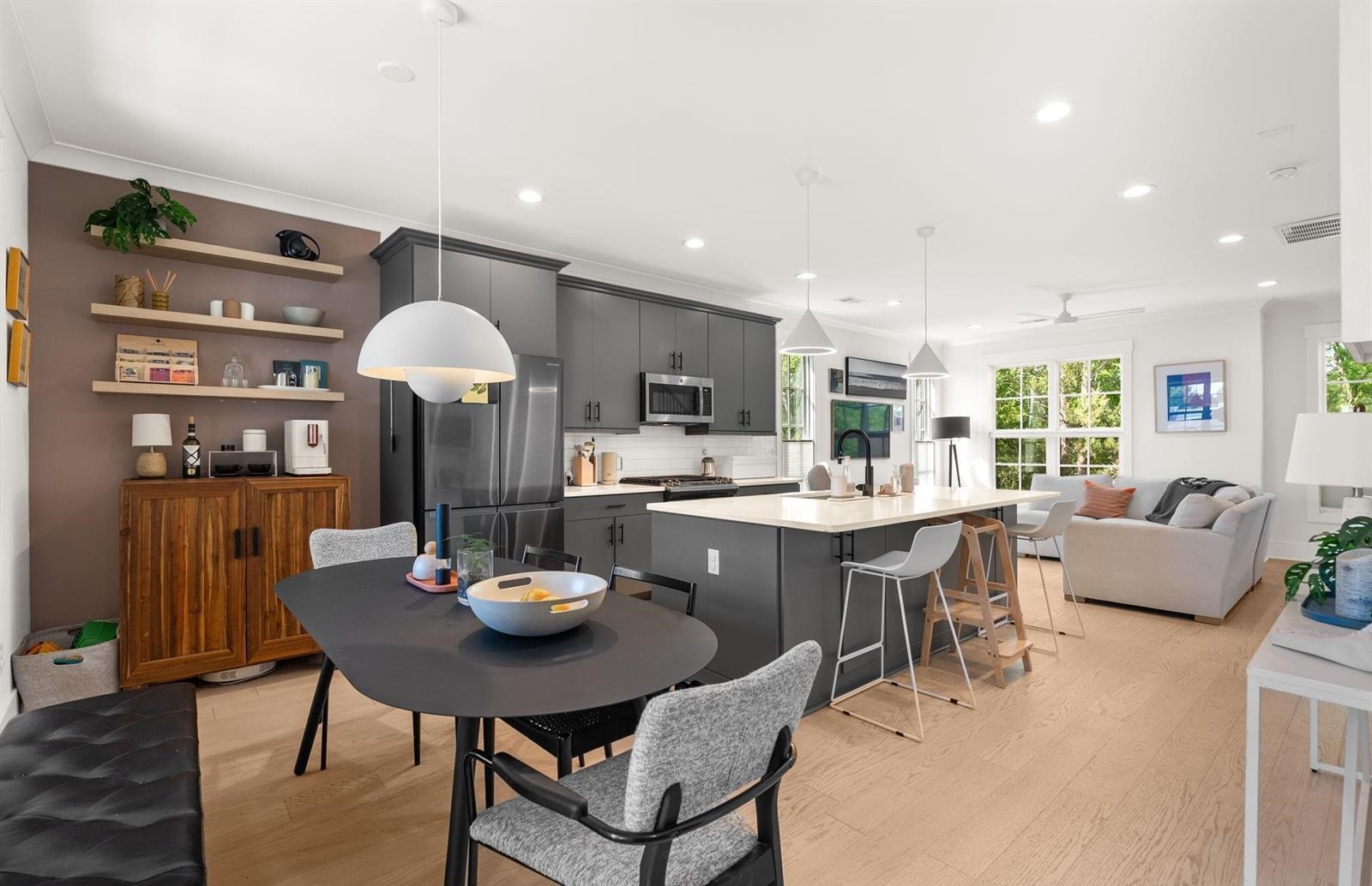 10 Hub Street Property Photo 10