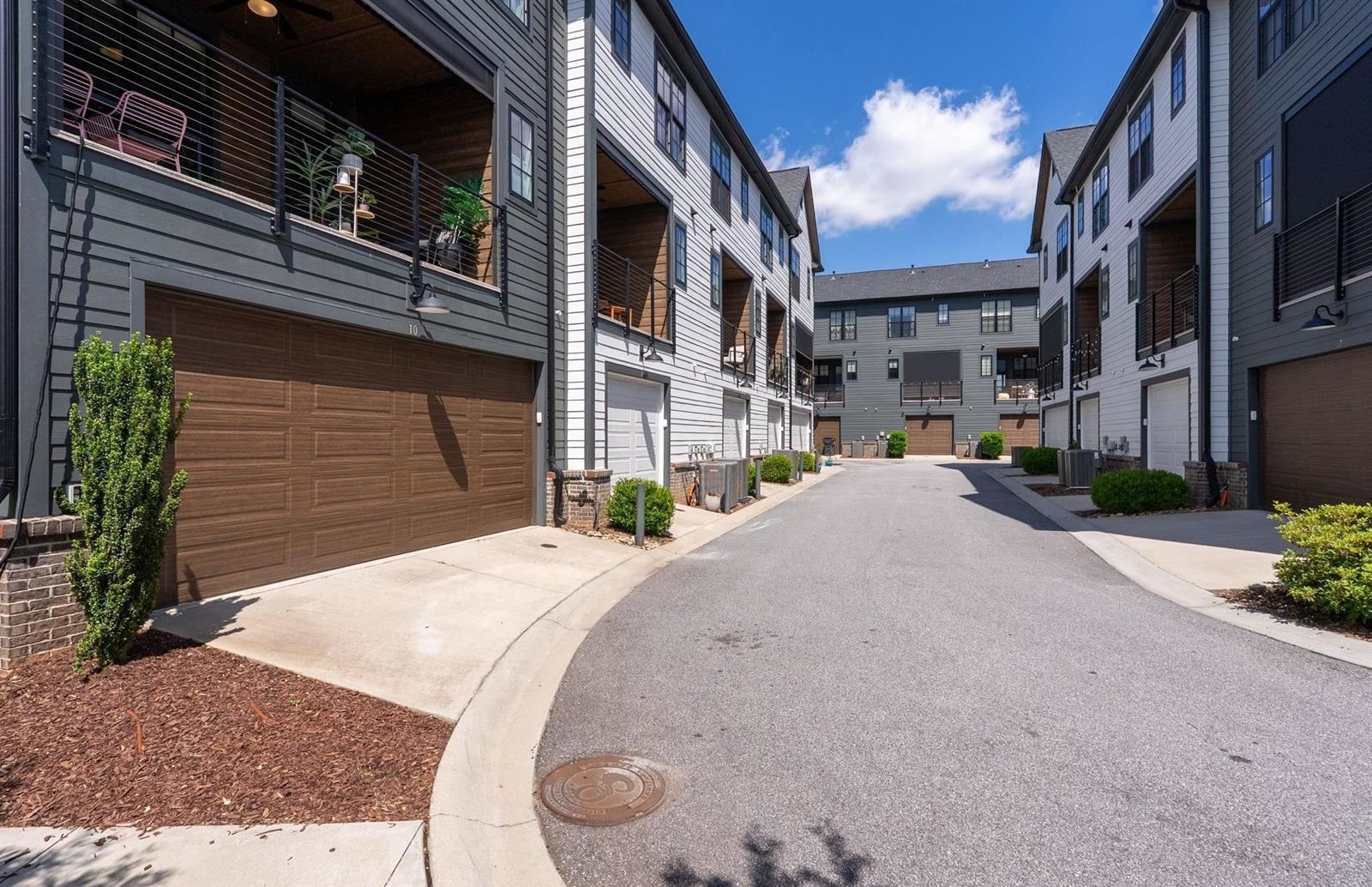 10 Hub Street Property Photo 37
