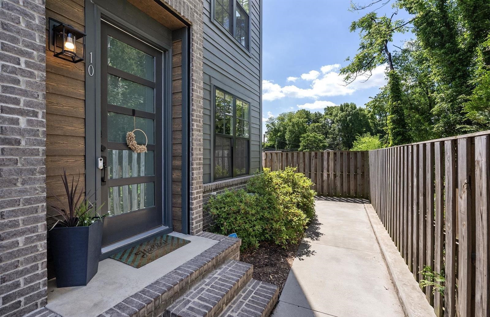 10 Hub Street Property Photo 41