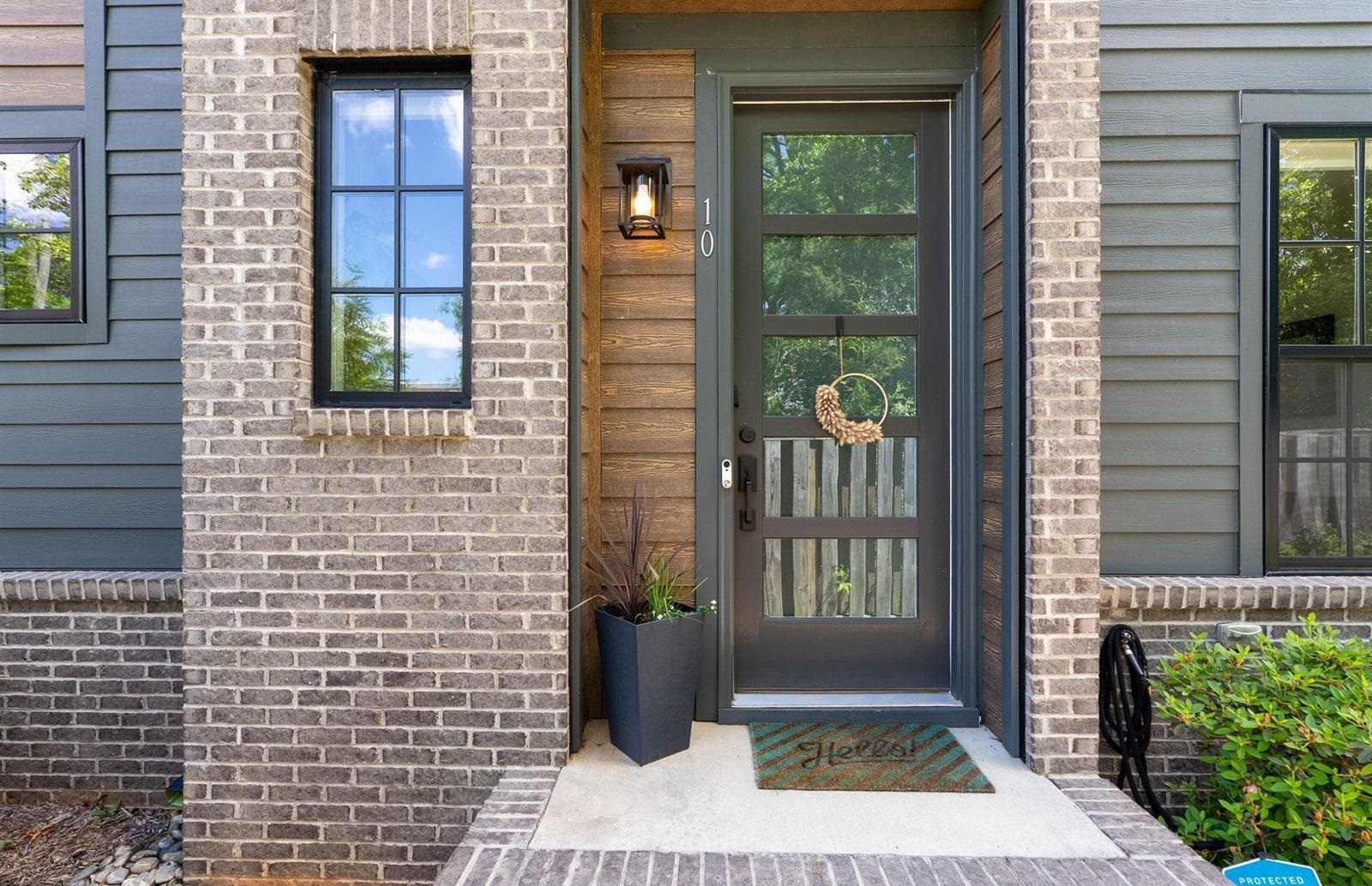 10 Hub Street Property Photo 42