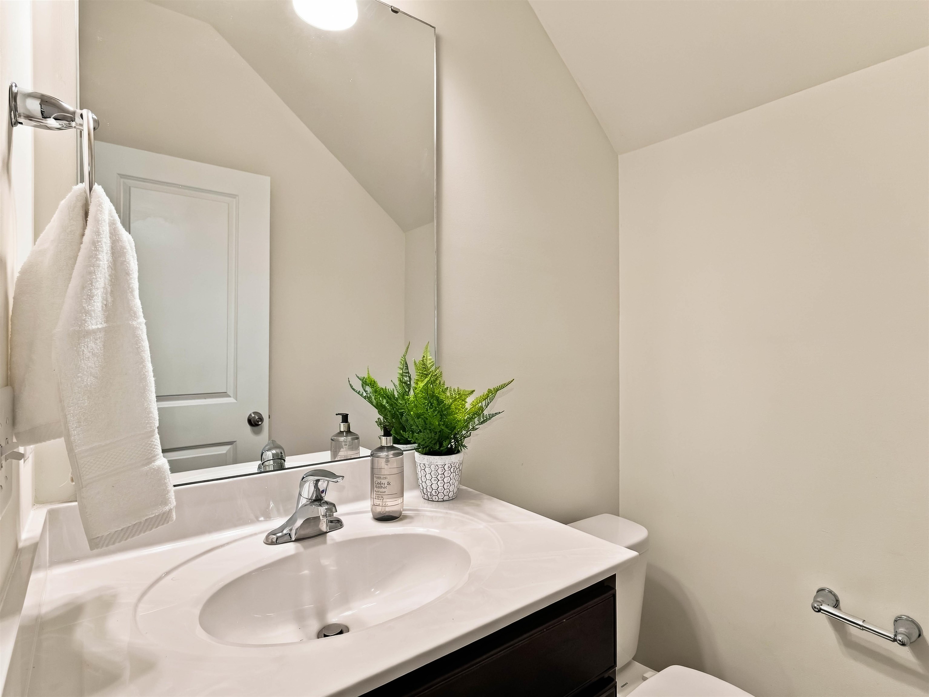 6045 Haddington Drive Property Photo 17