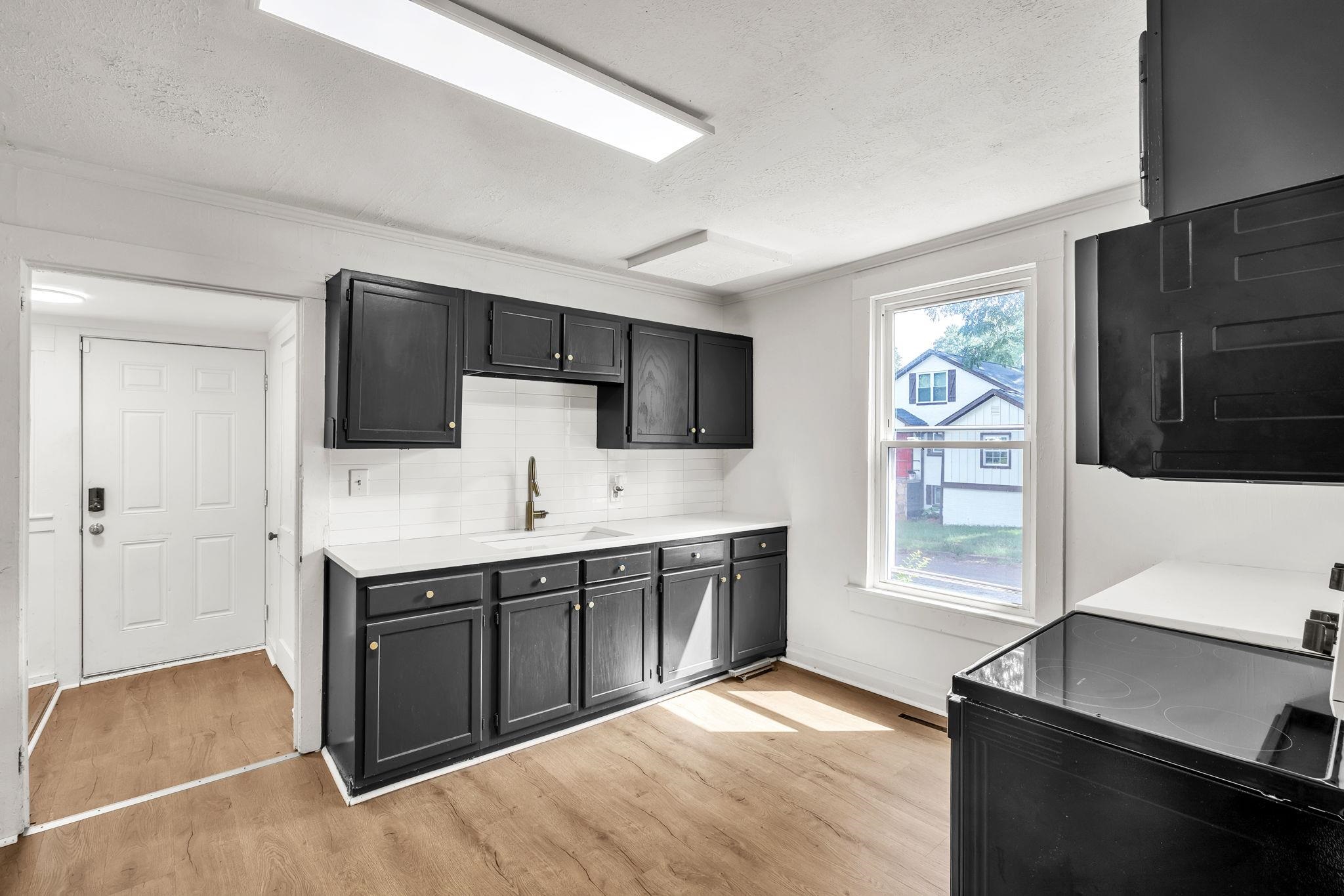 200 F Street Property Photo 7