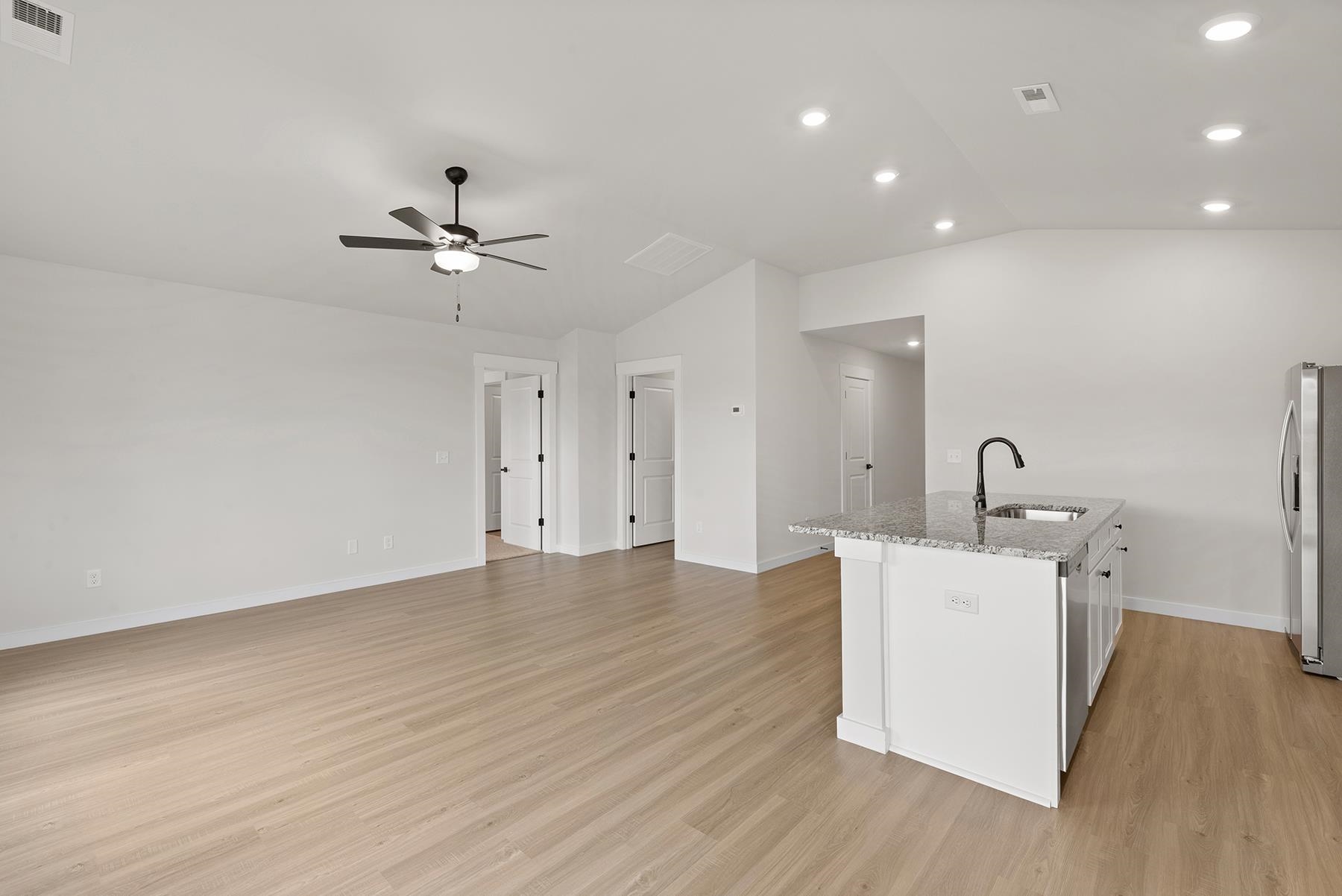 403 West Claywalk Road Property Photo 4
