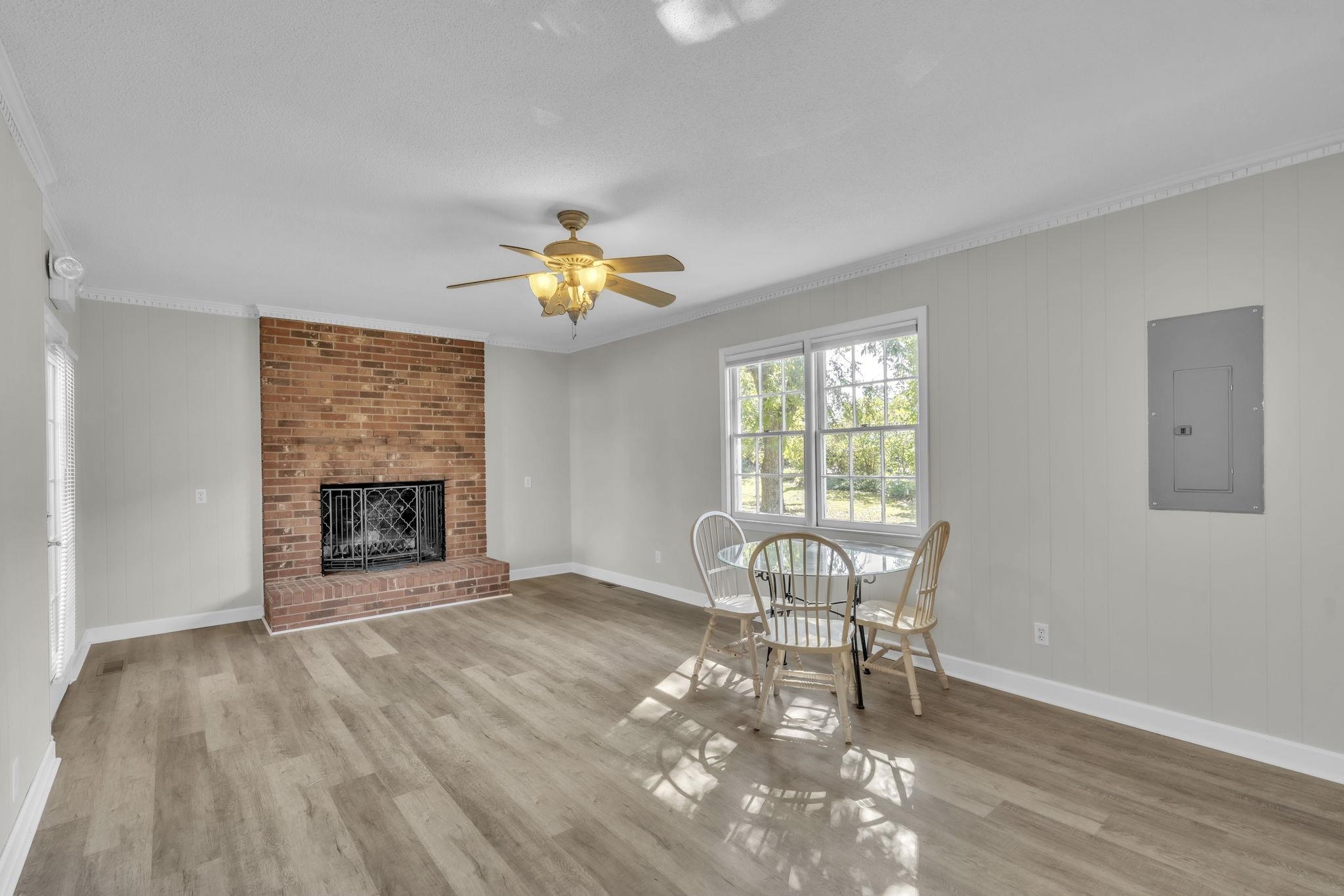 341916 Property Photo 10