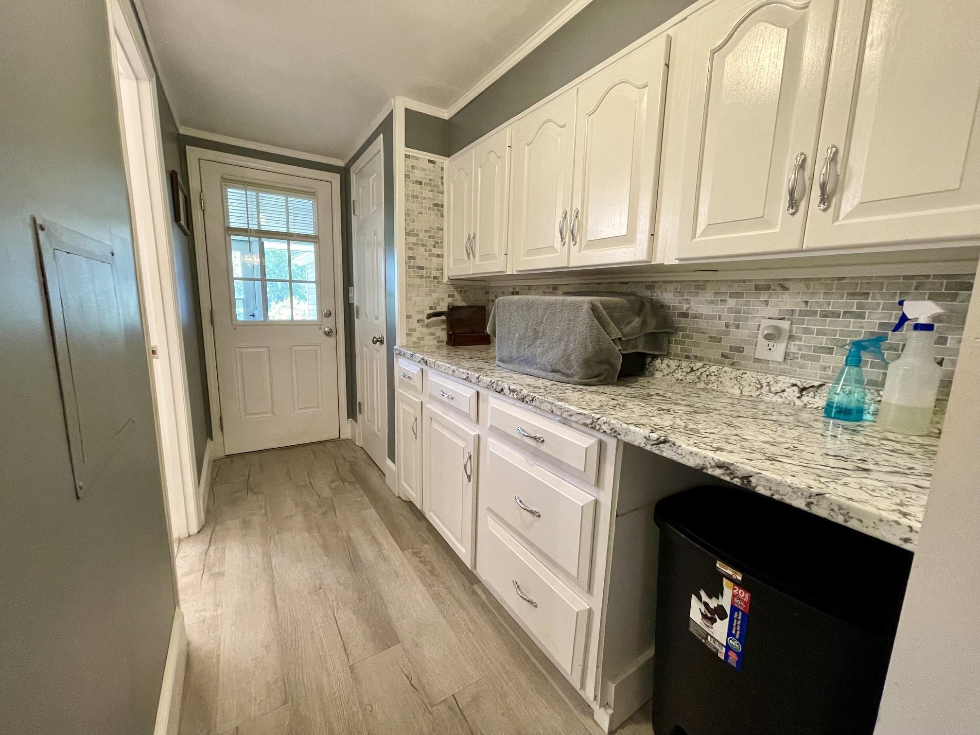 554 Green River Road Property Photo 14