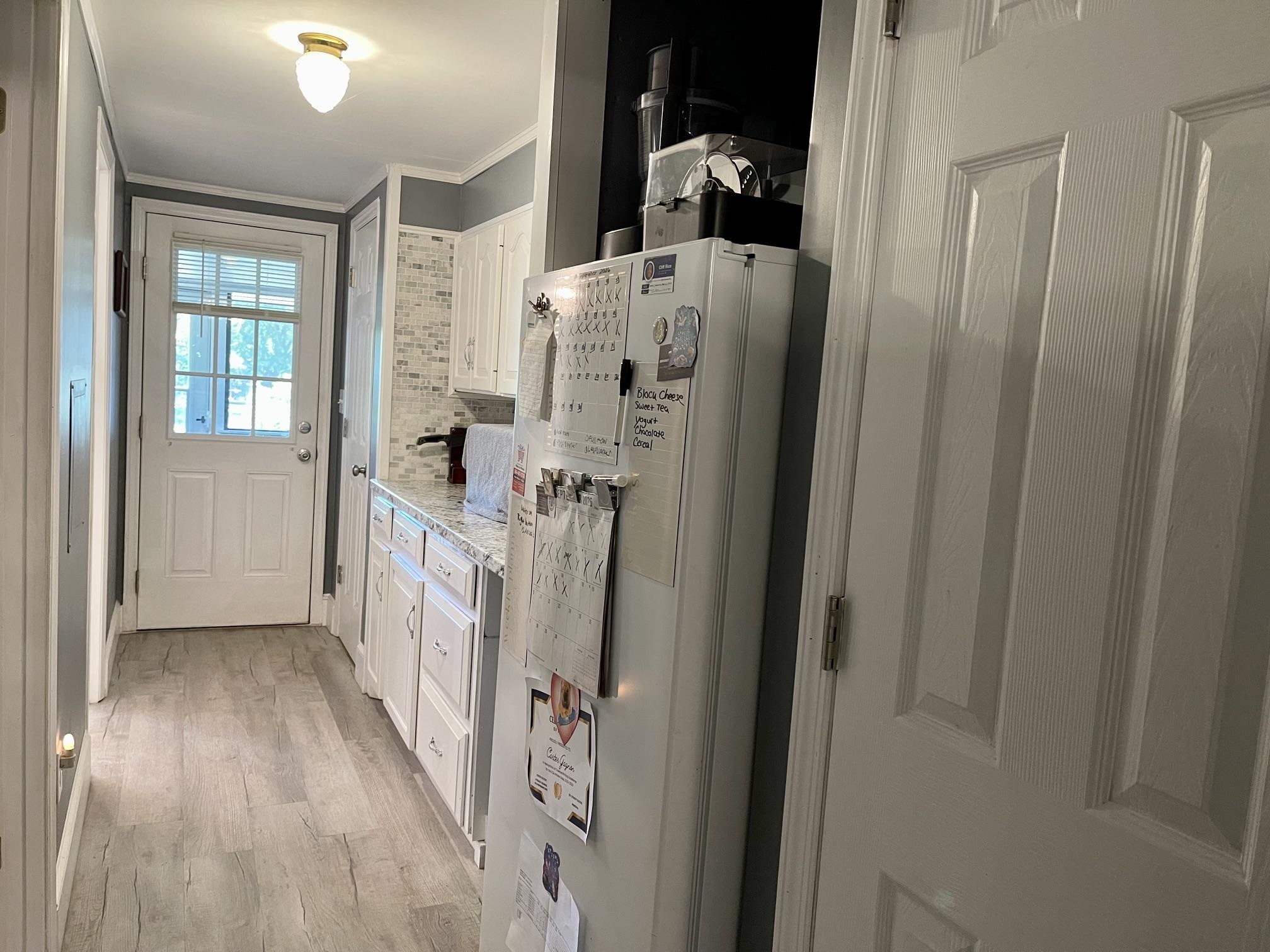 554 Green River Road Property Photo 15
