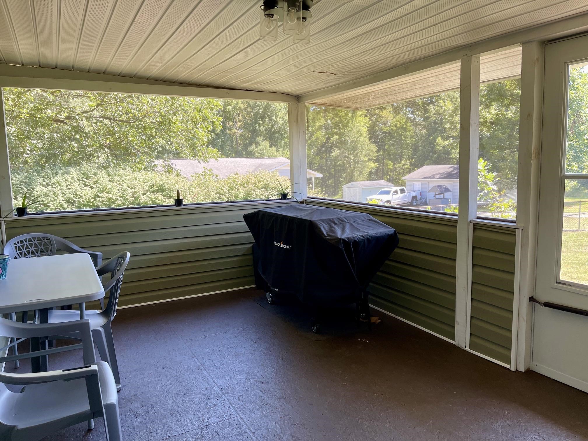 554 Green River Road Property Photo 16