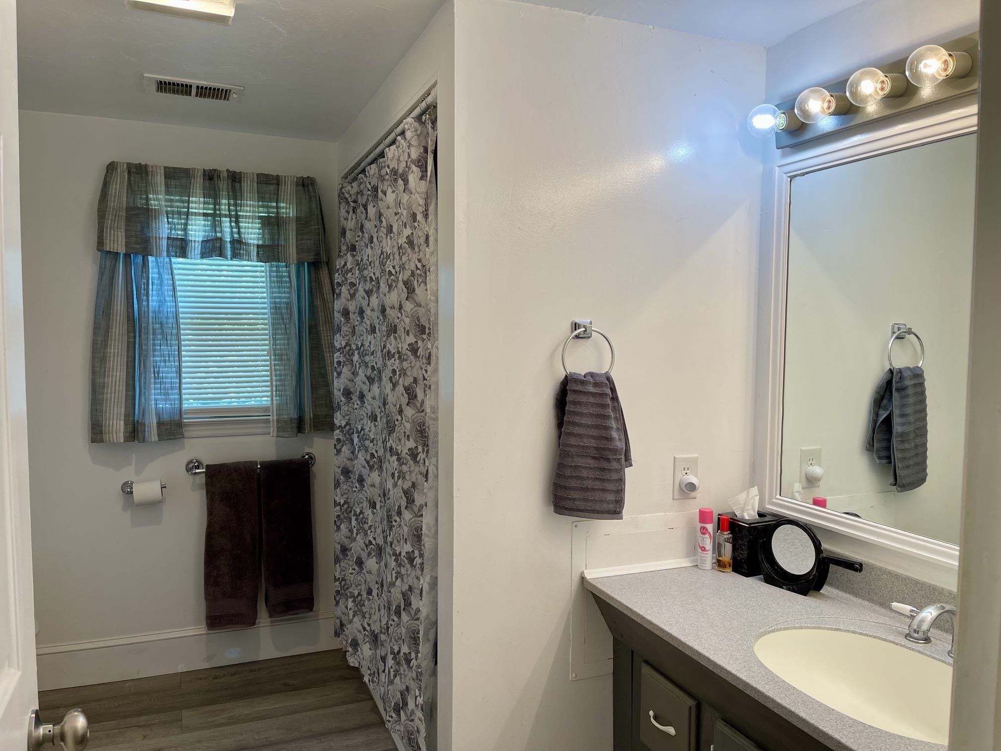 554 Green River Road Property Photo 17