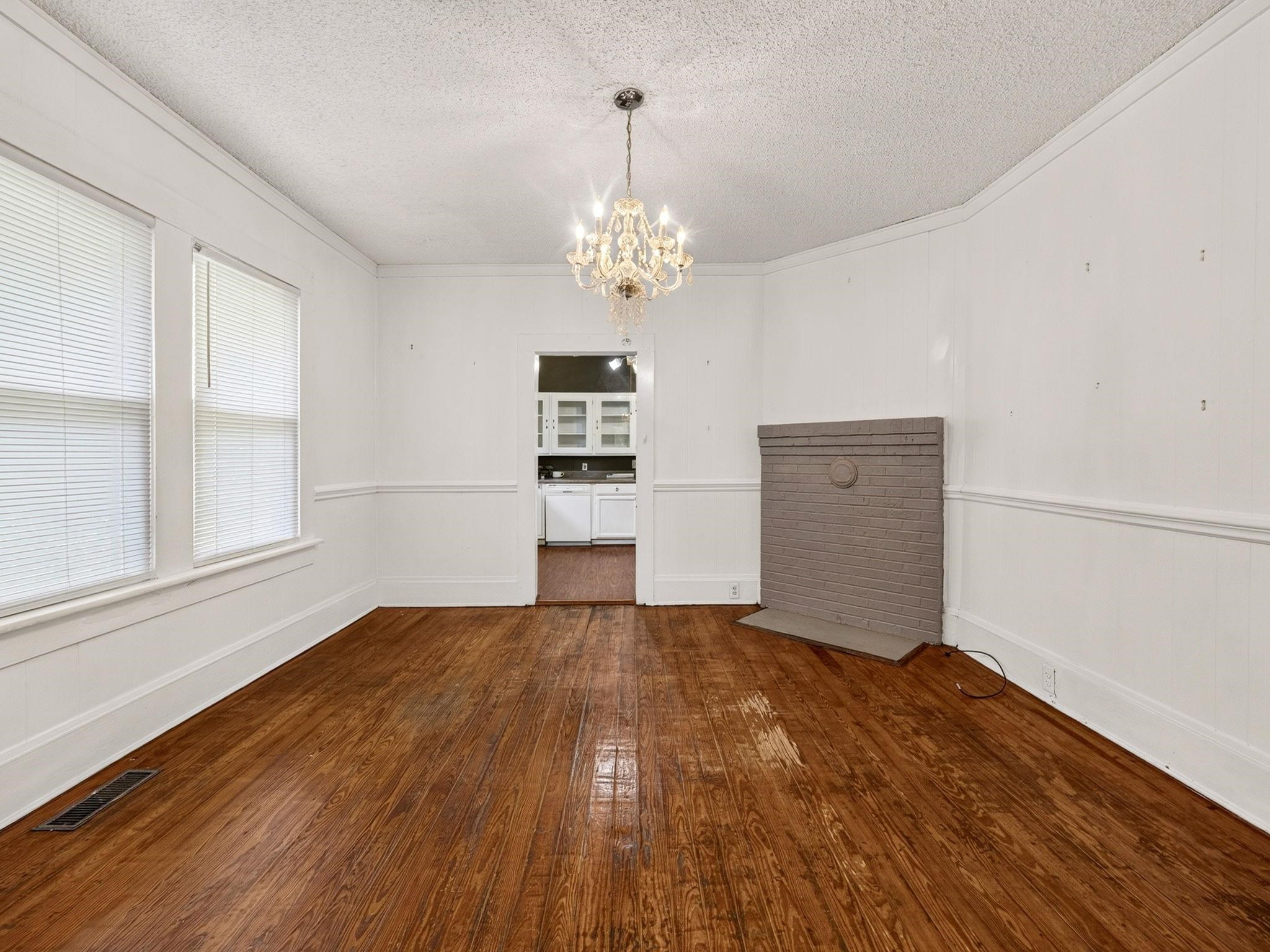 642 S Irwin Avenue Property Photo 9