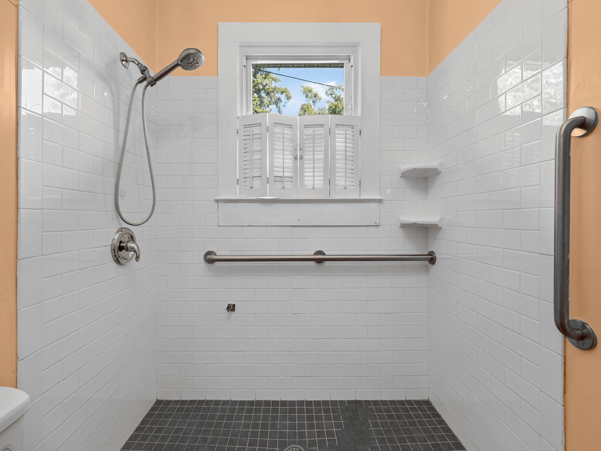 642 S Irwin Avenue Property Photo 17