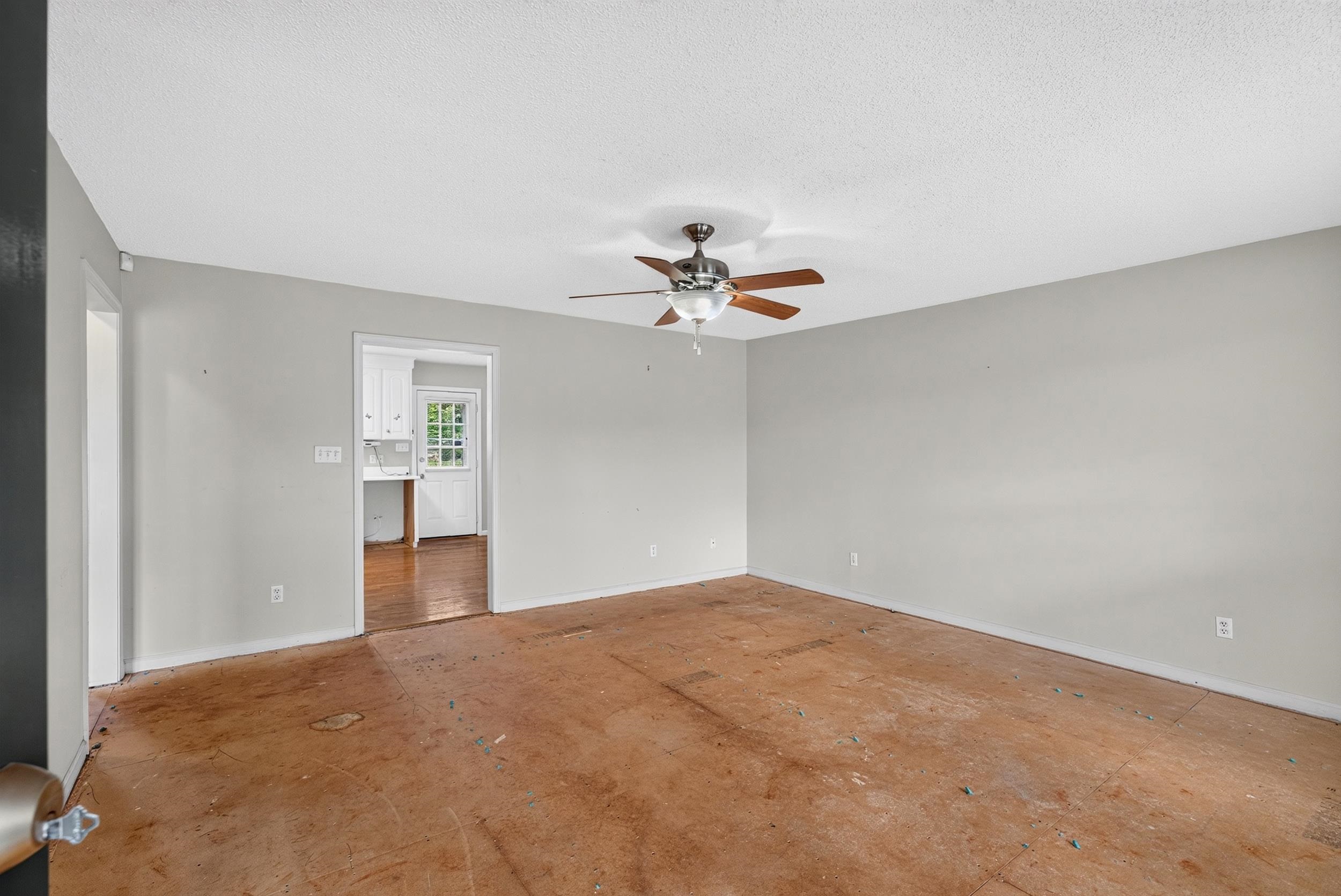 2218 Riveroak Road Property Photo 2