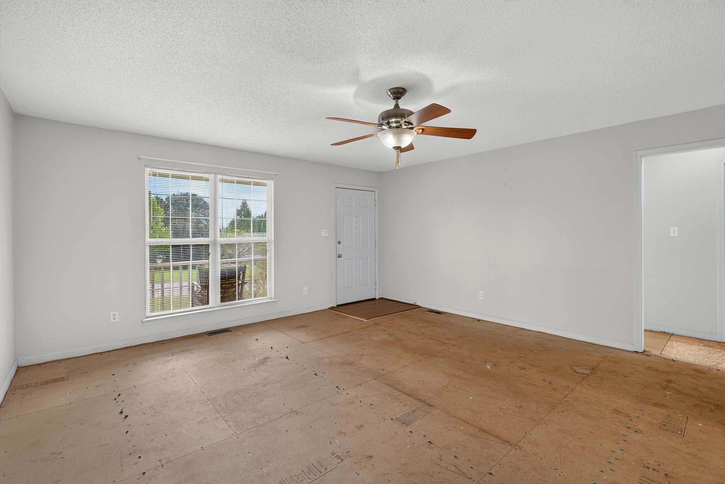 2218 Riveroak Road Property Photo 3