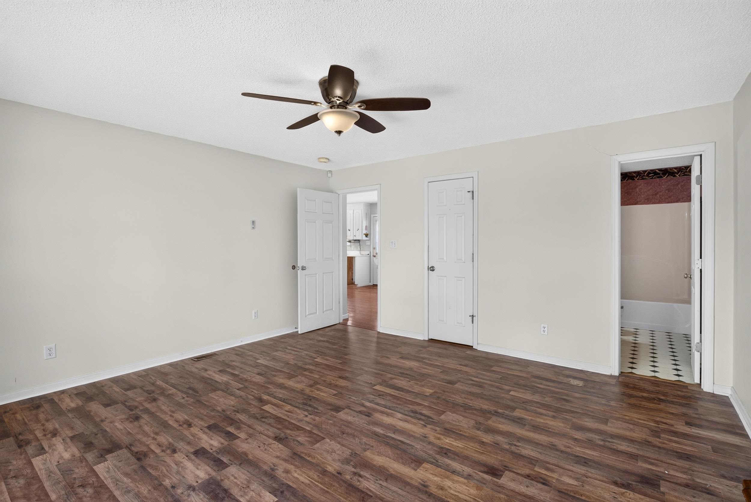 2218 Riveroak Road Property Photo 10