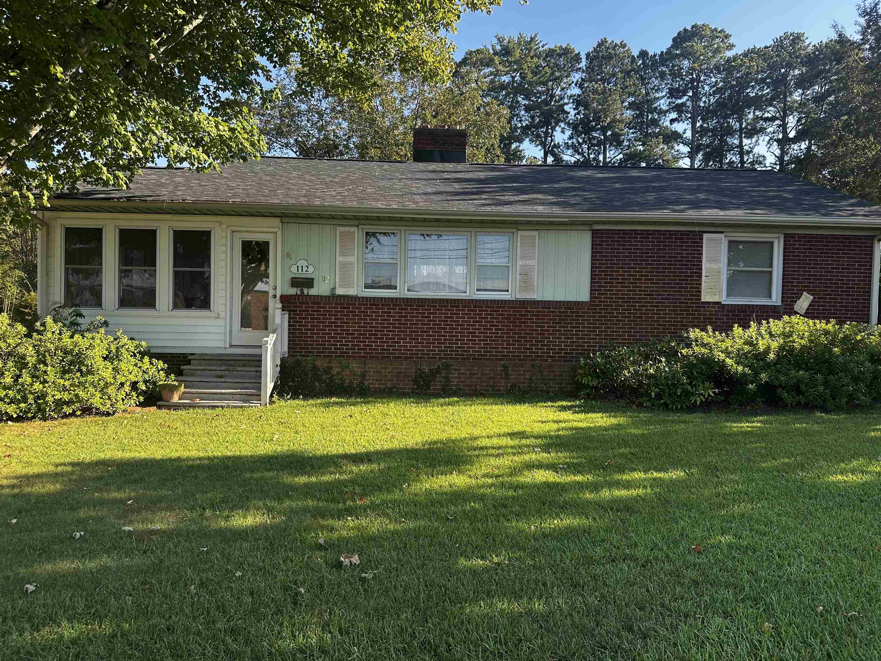 112 Chandler Dr Property Photo 2