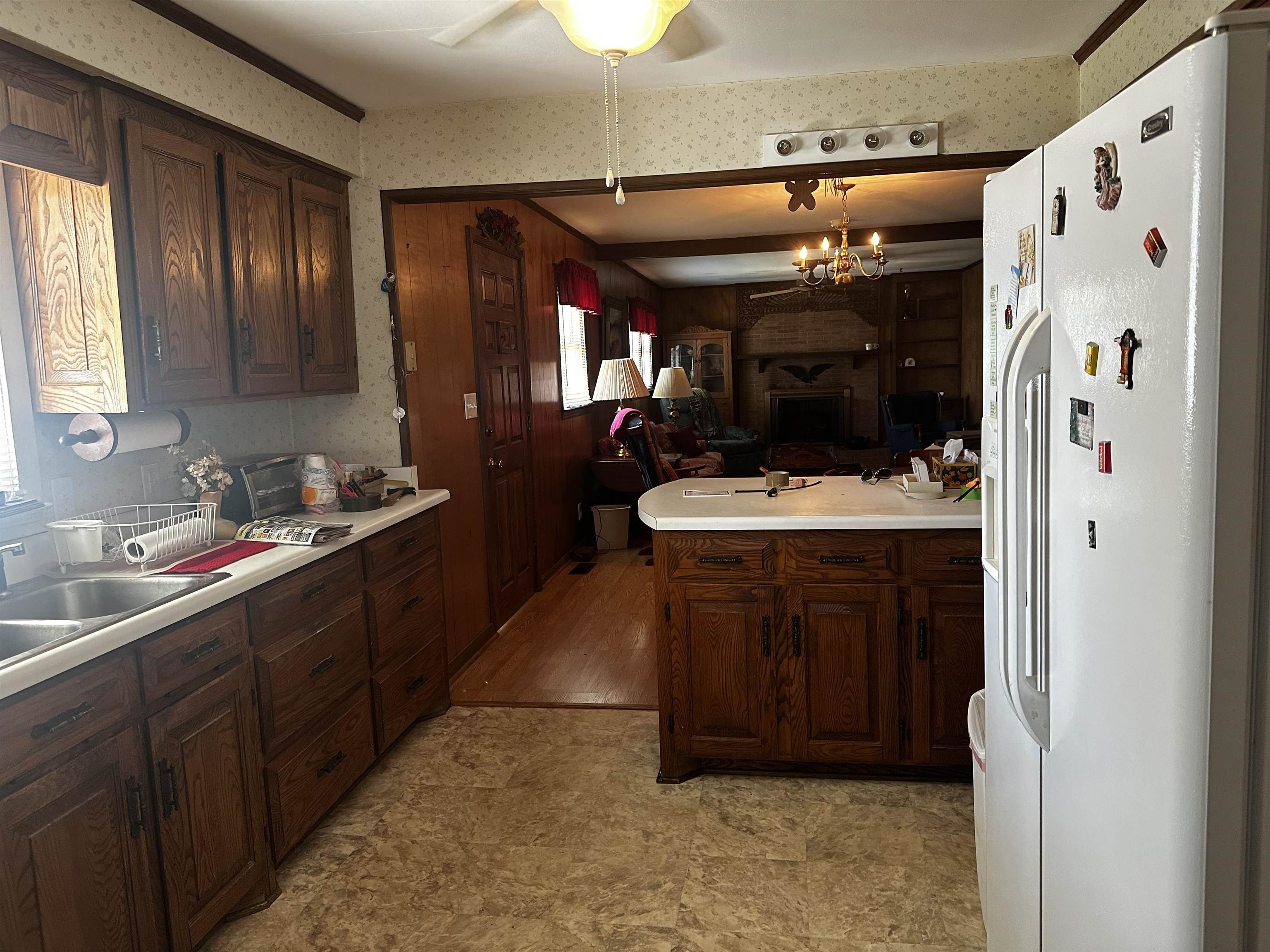 112 Chandler Dr Property Photo 6