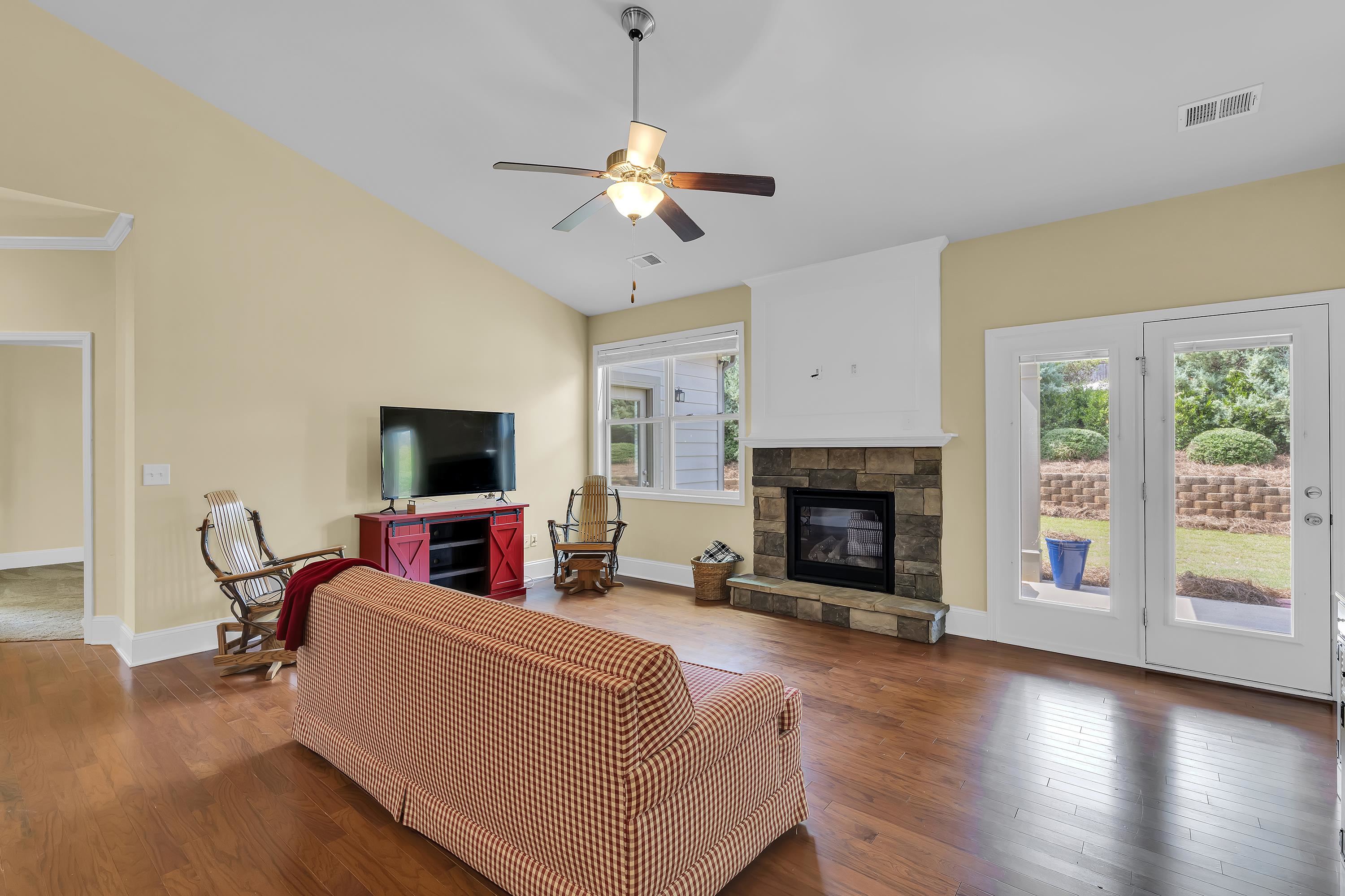 63 Scotts Bluff Drive Property Photo 11