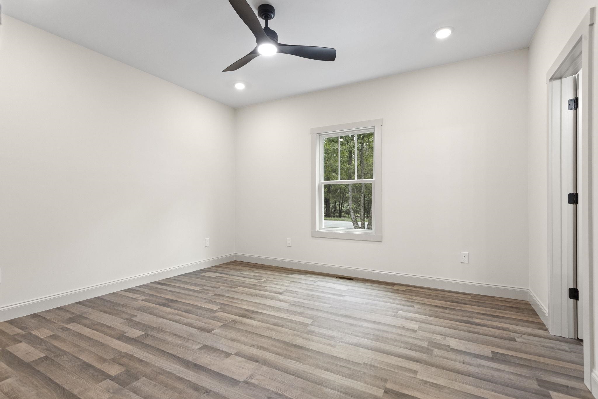 7406 S Pine Street Property Photo 18