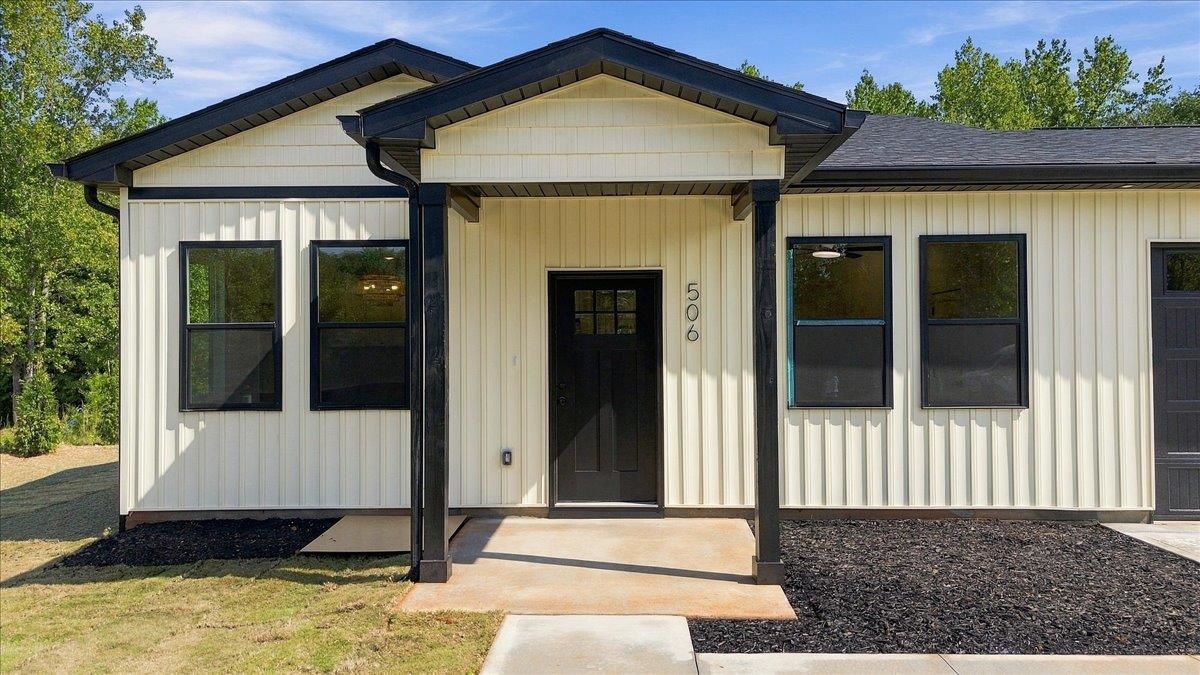 506 Potter Road Property Photo 2
