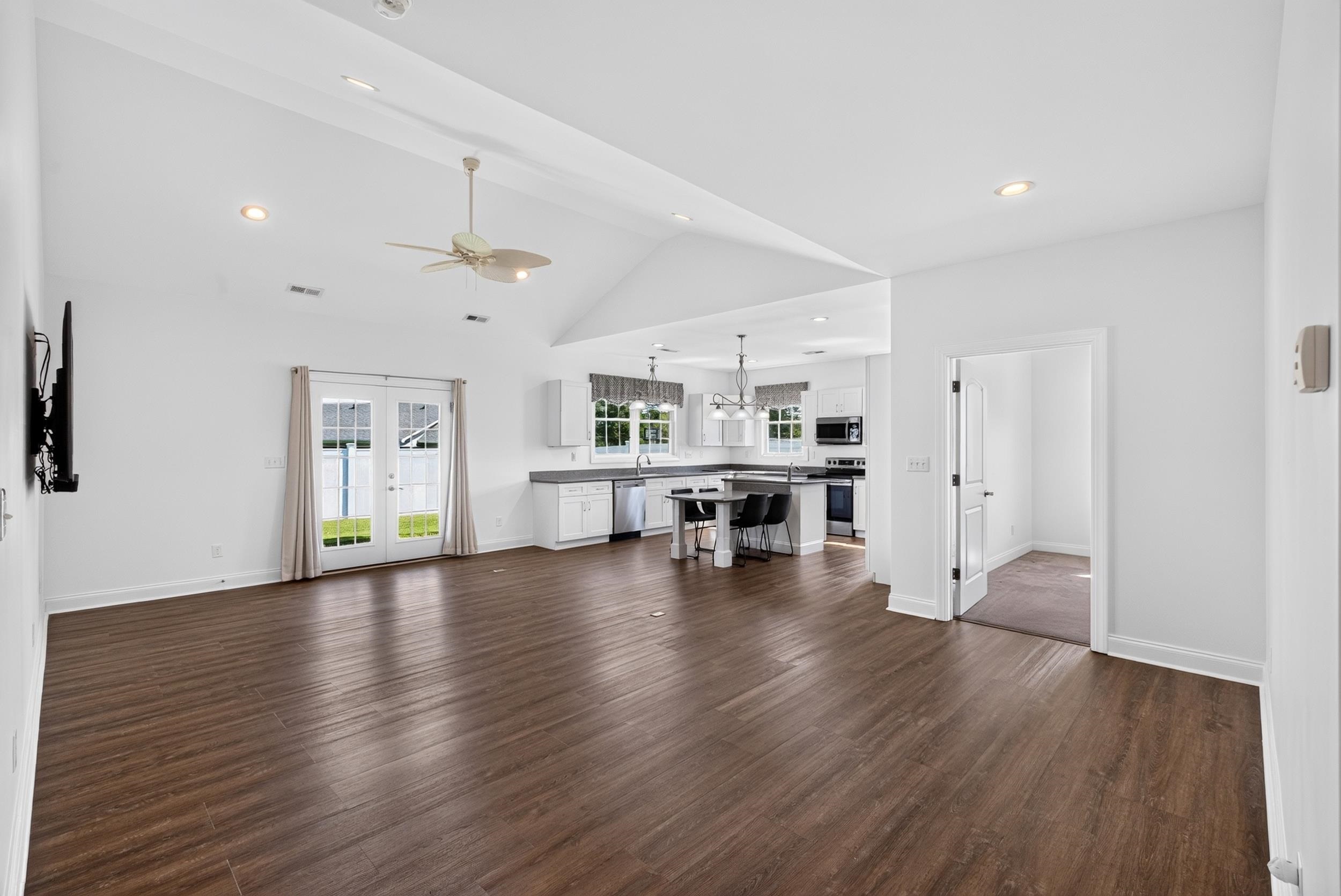 4540 Peachtree Road Property Photo 6