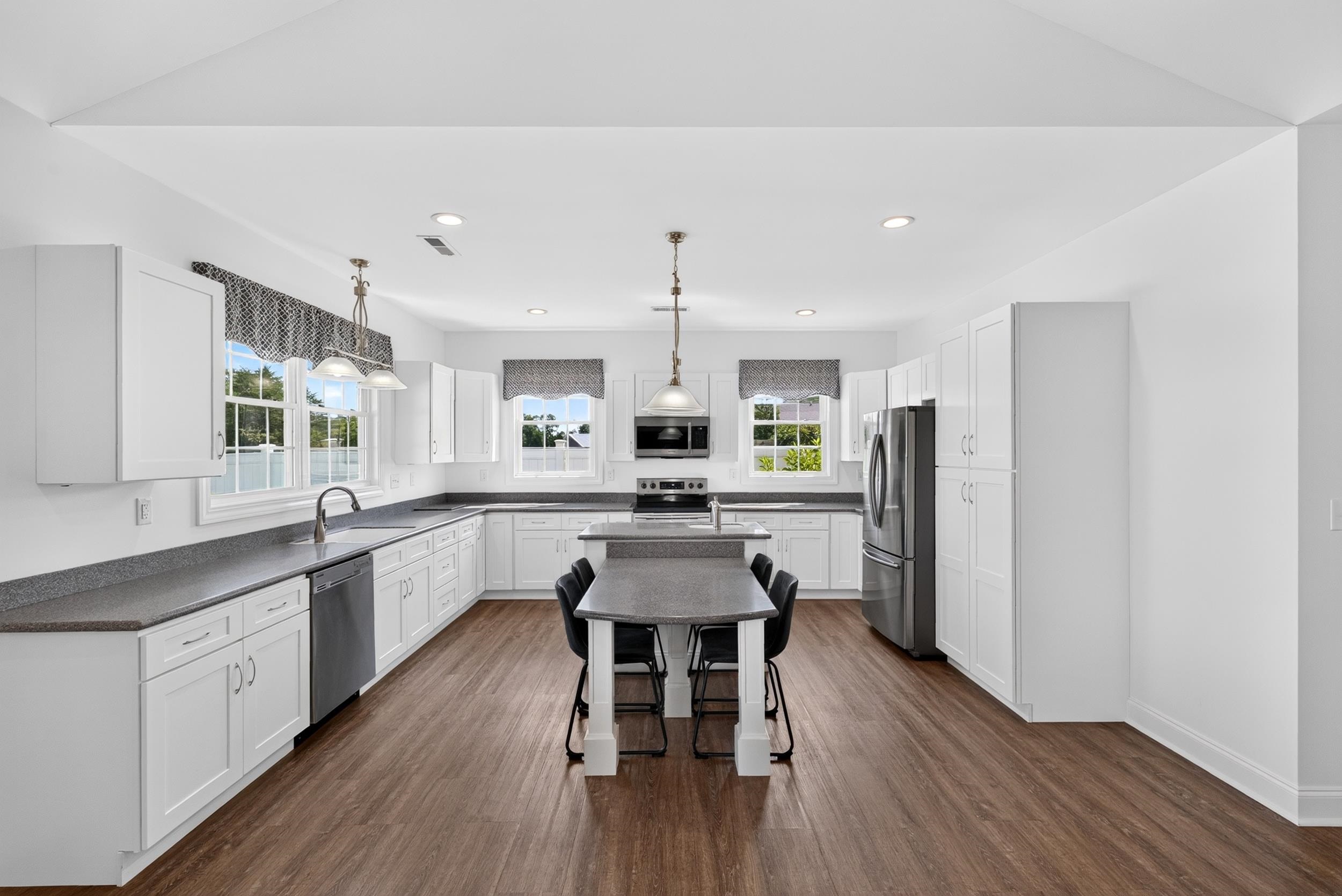 4540 Peachtree Road Property Photo 9