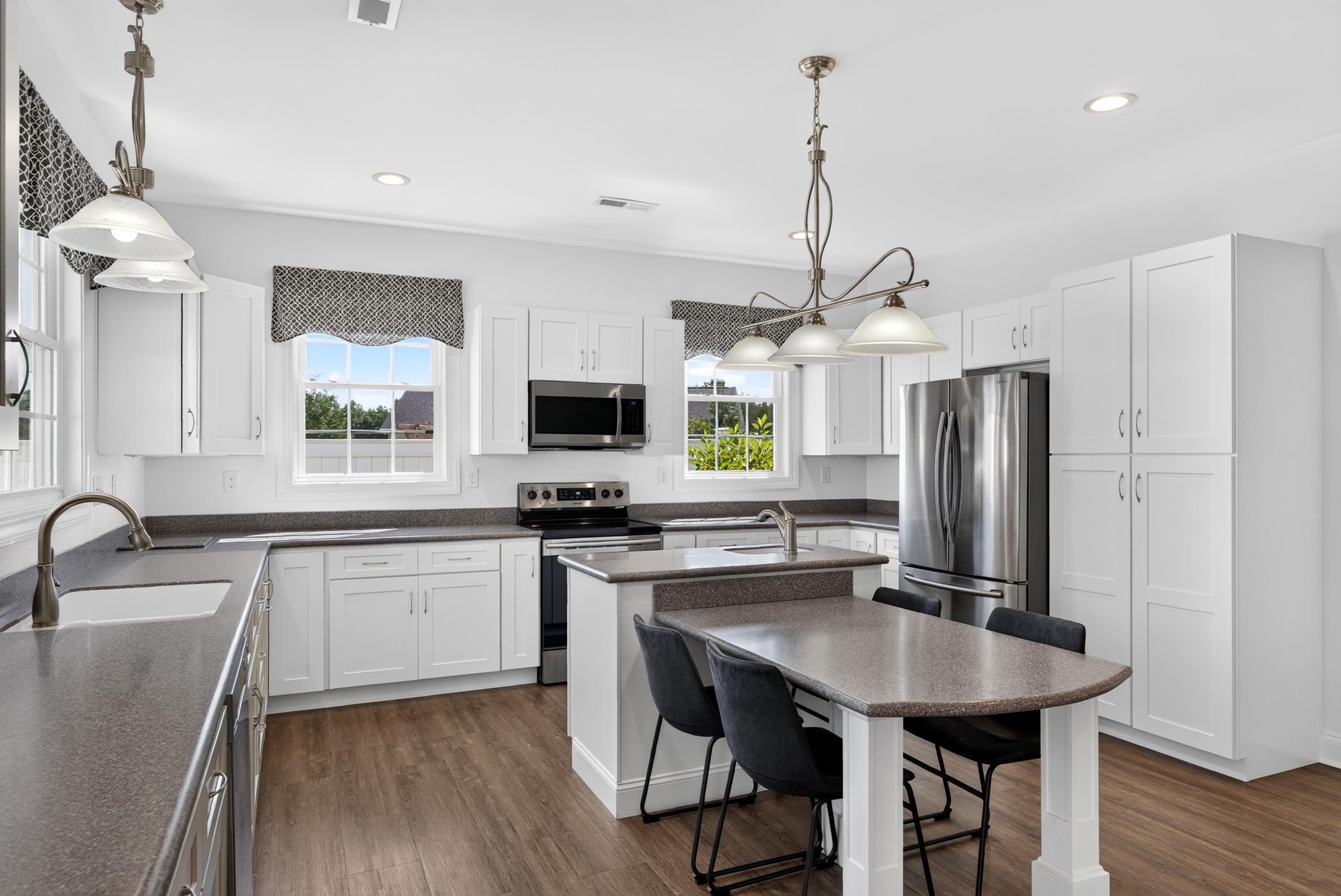 4540 Peachtree Road Property Photo 10