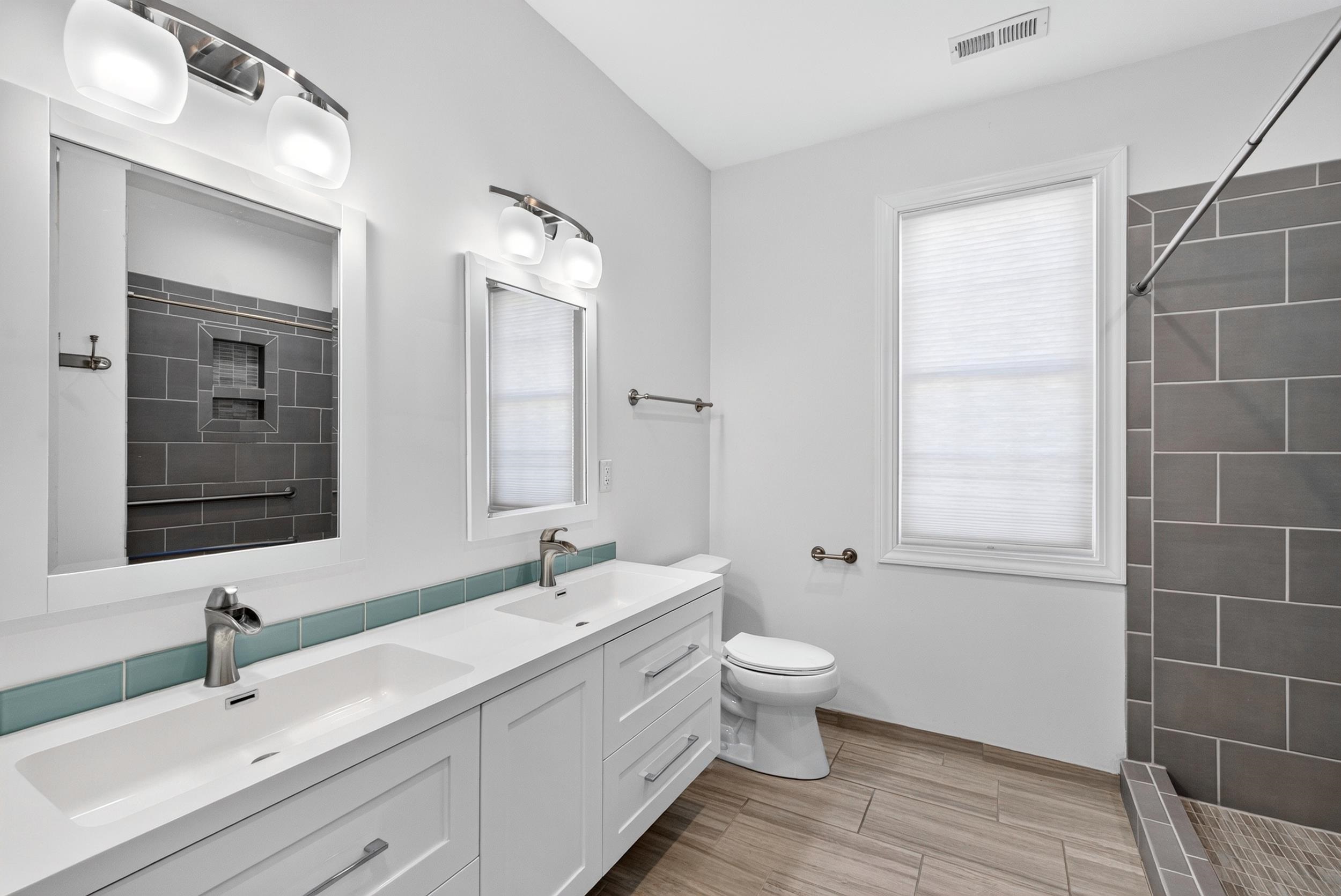 4540 Peachtree Road Property Photo 17
