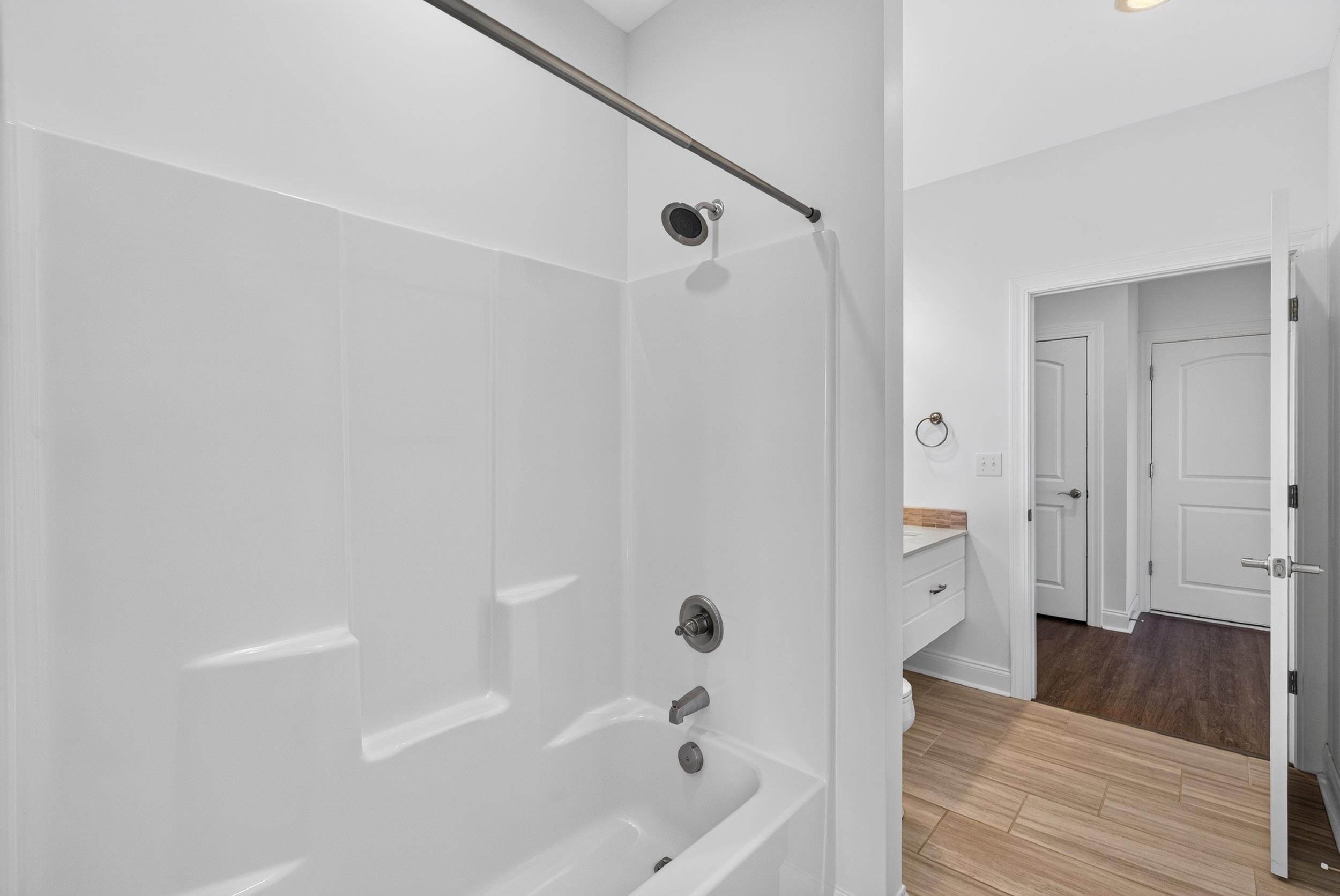 4540 Peachtree Road Property Photo 22