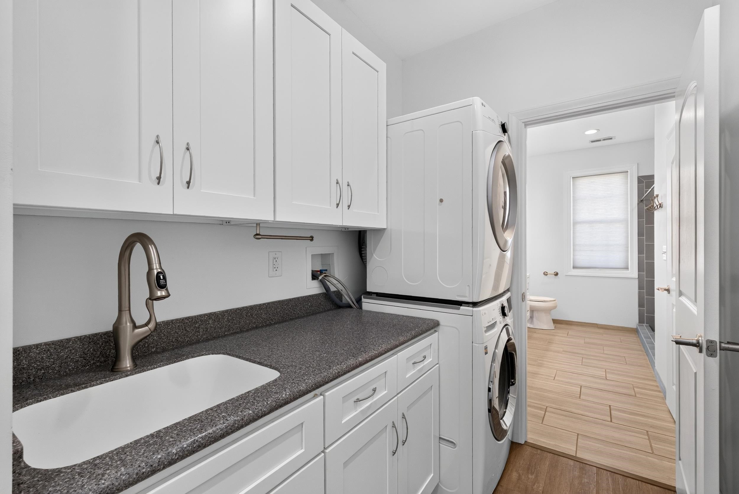 4540 Peachtree Road Property Photo 24