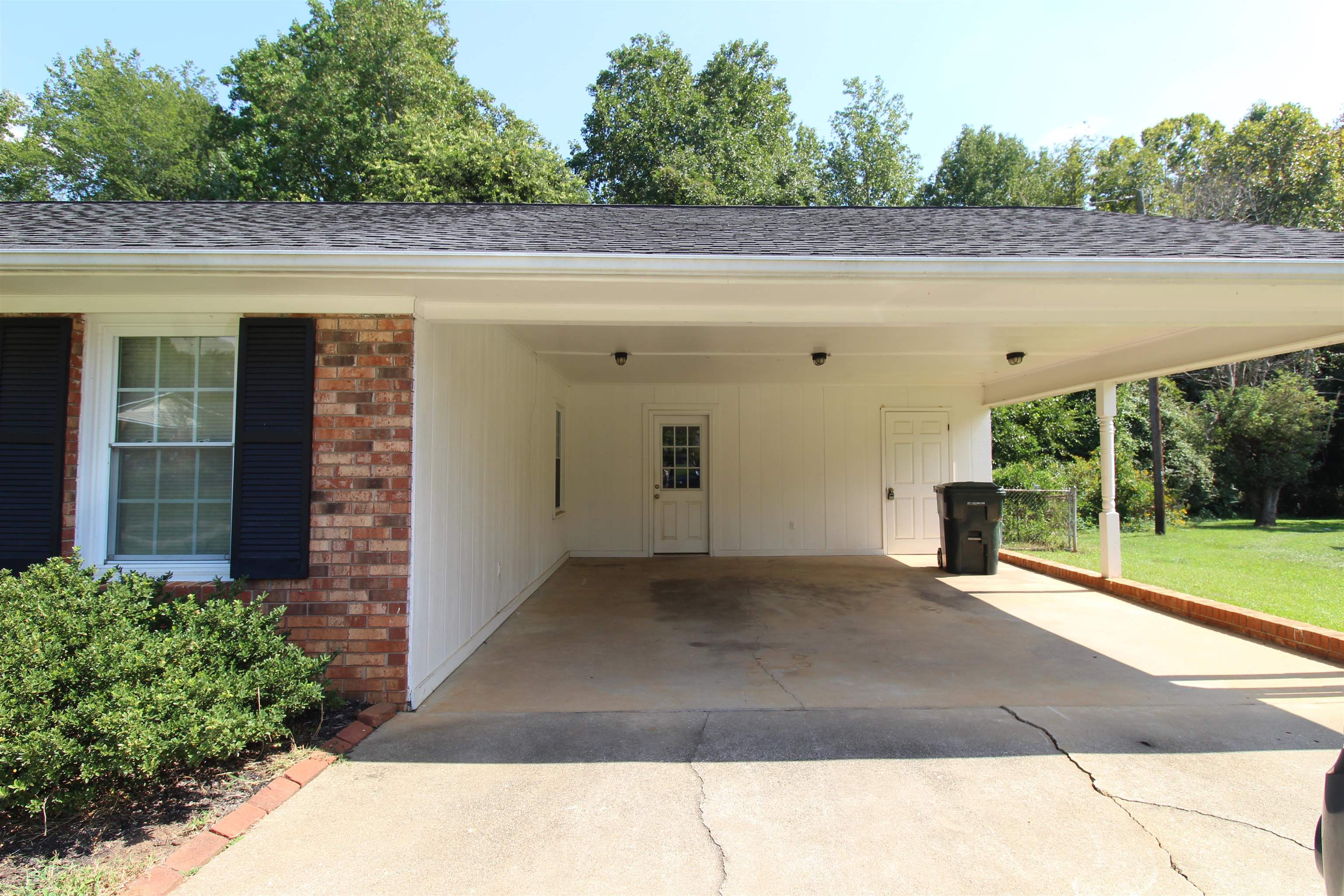 109 Allen Court Property Photo 3