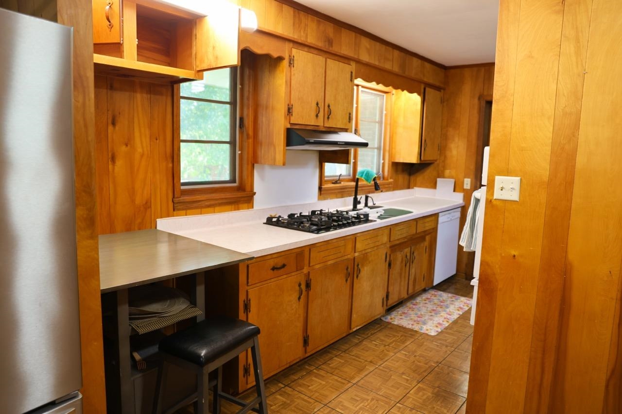 214 Midway Drive Property Photo 6