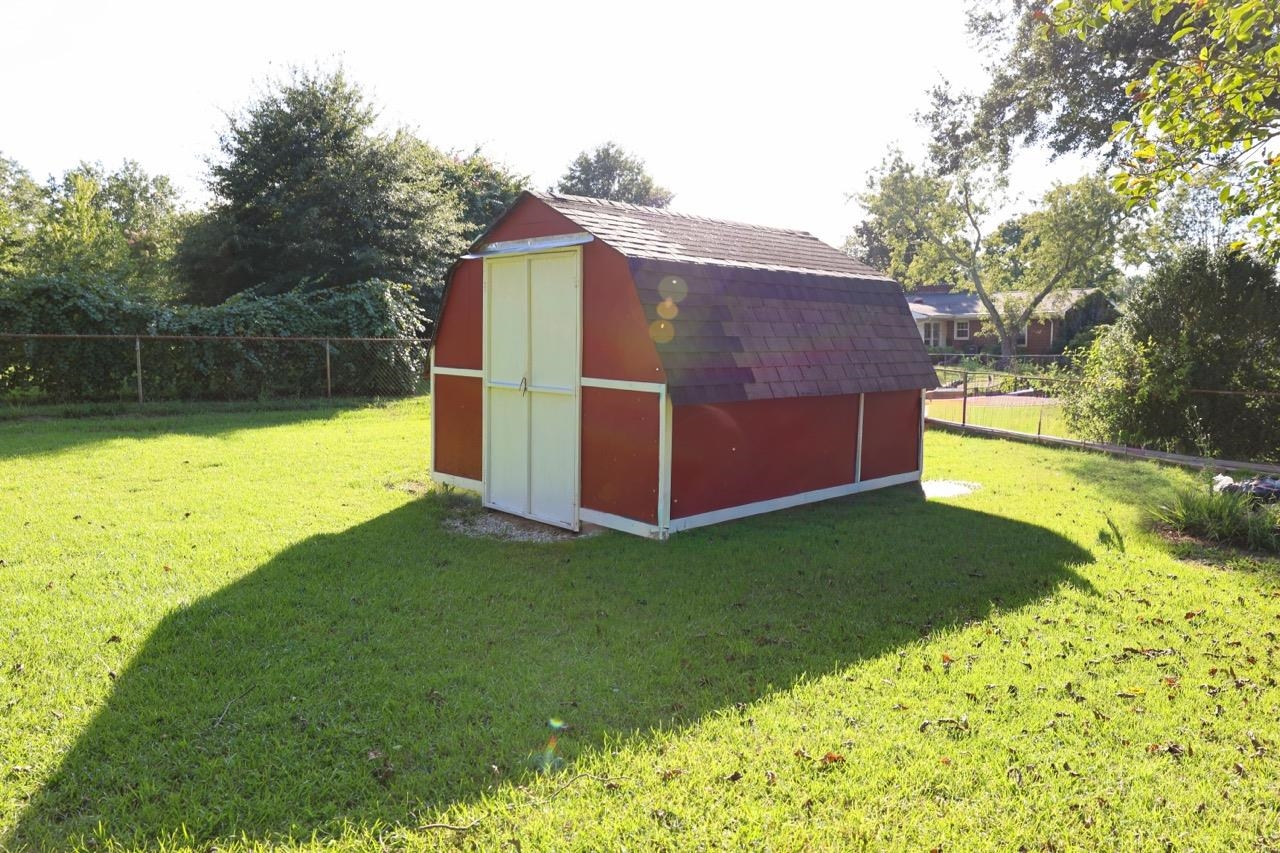 214 Midway Drive Property Photo 14