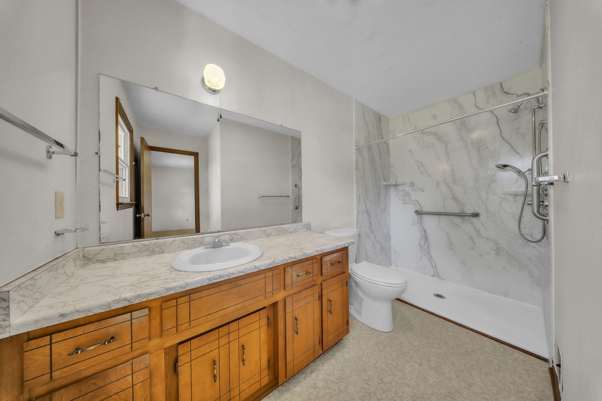 245 W Wood Street Property Photo 6