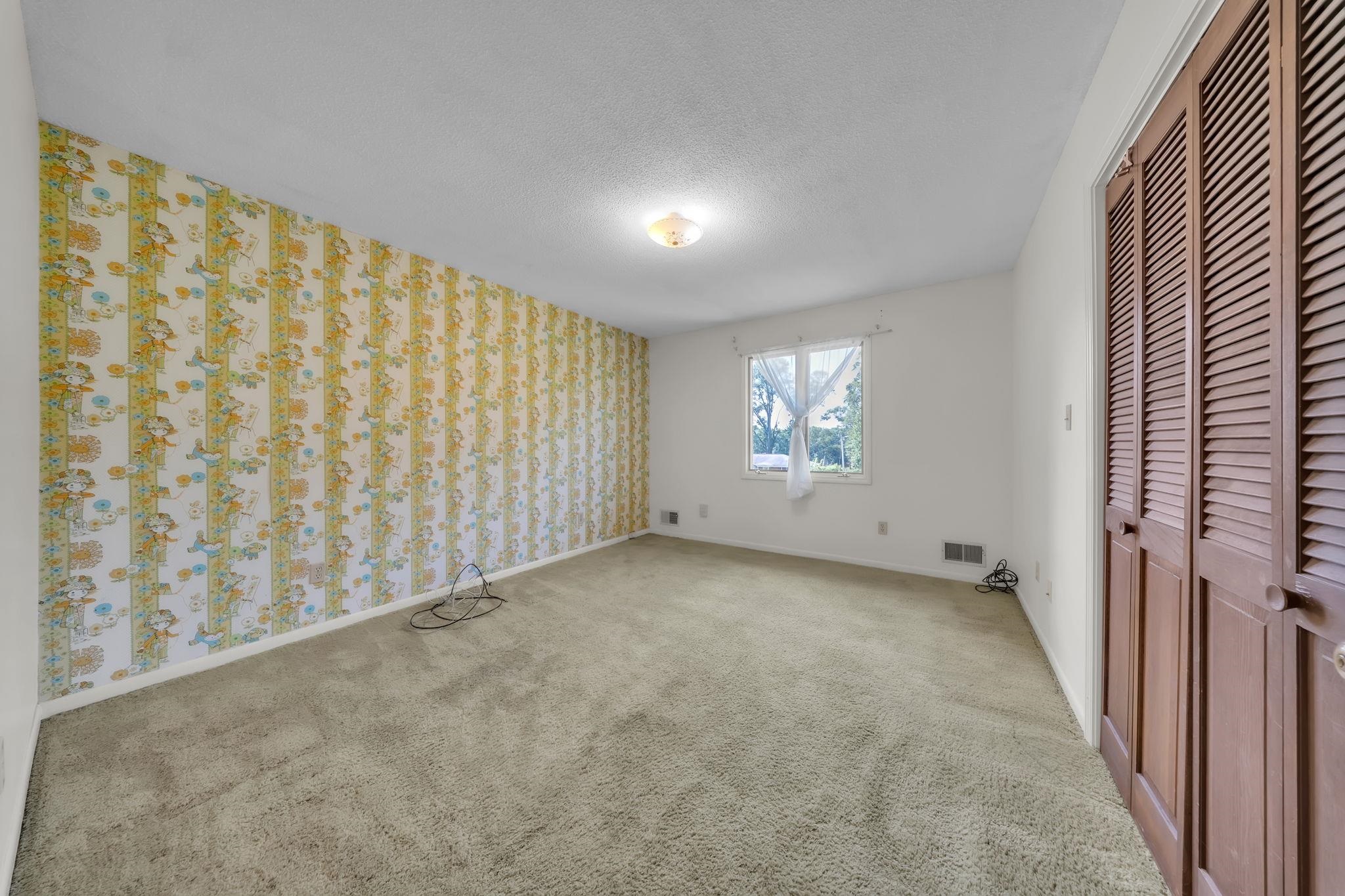 245 W Wood Street Property Photo 8