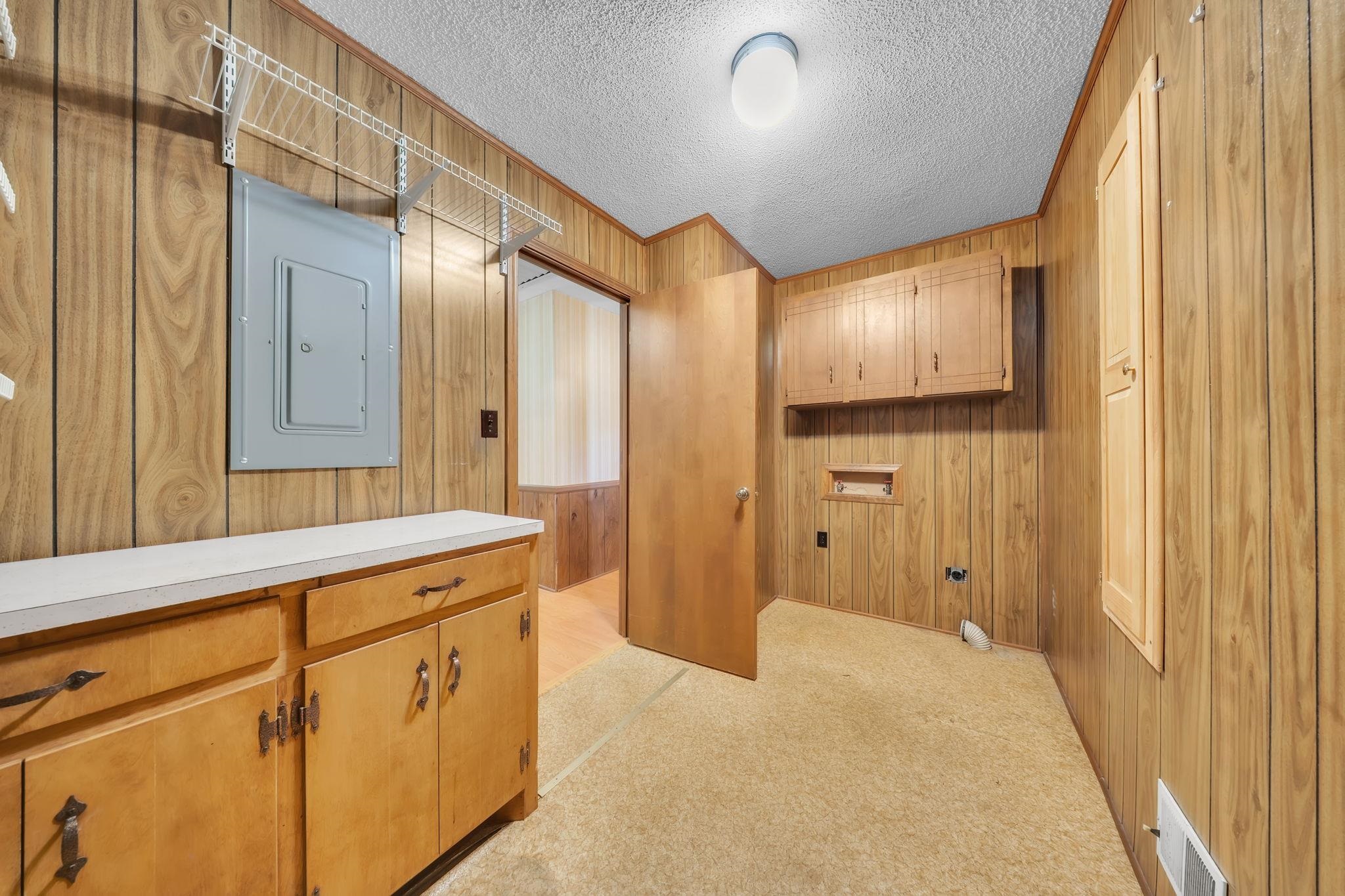 245 W Wood Street Property Photo 11