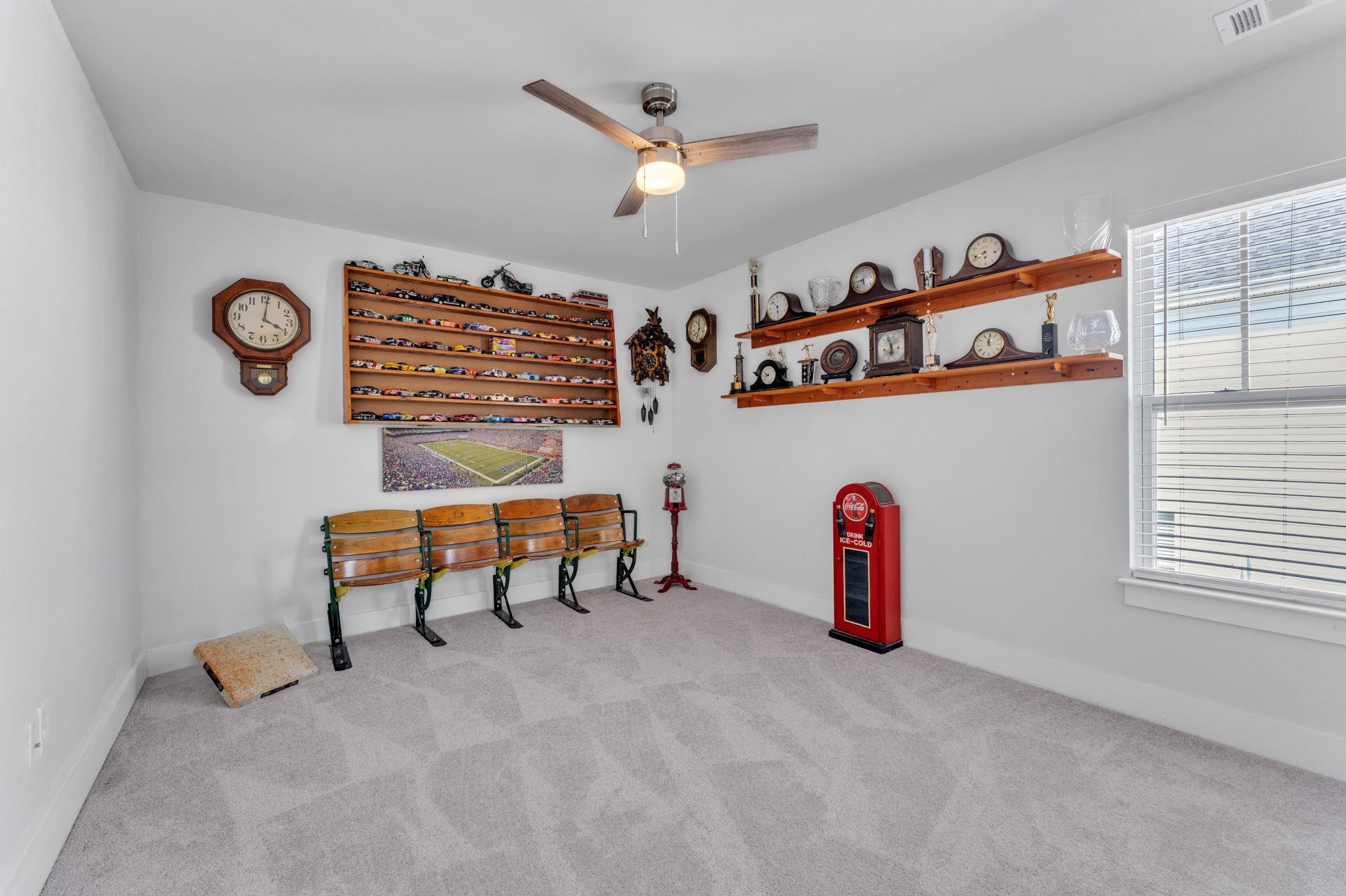 405 Fenwick Drive Property Photo 20