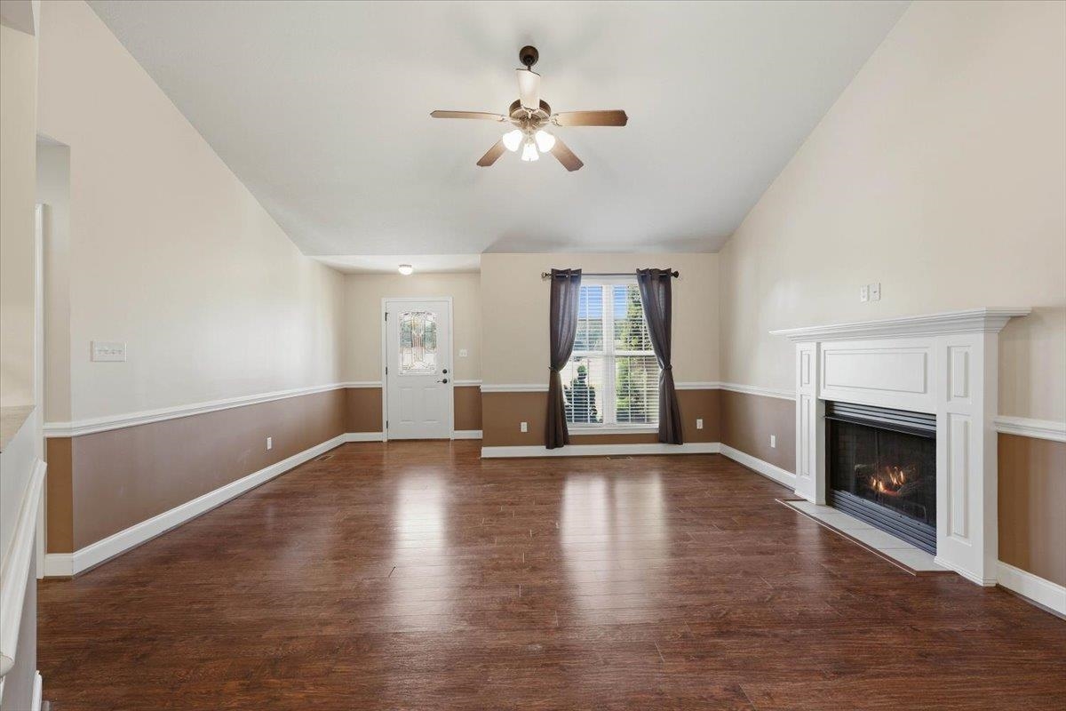 235 Metcalf Court Property Photo 4