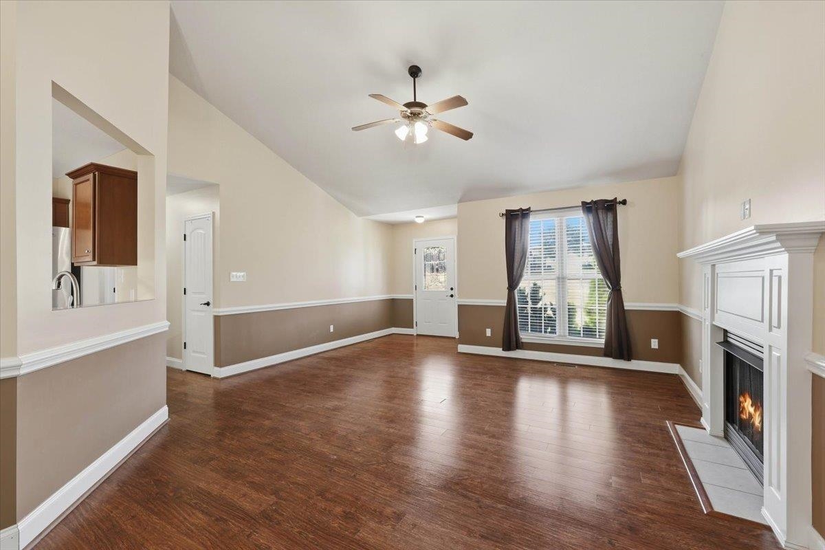 235 Metcalf Court Property Photo 5