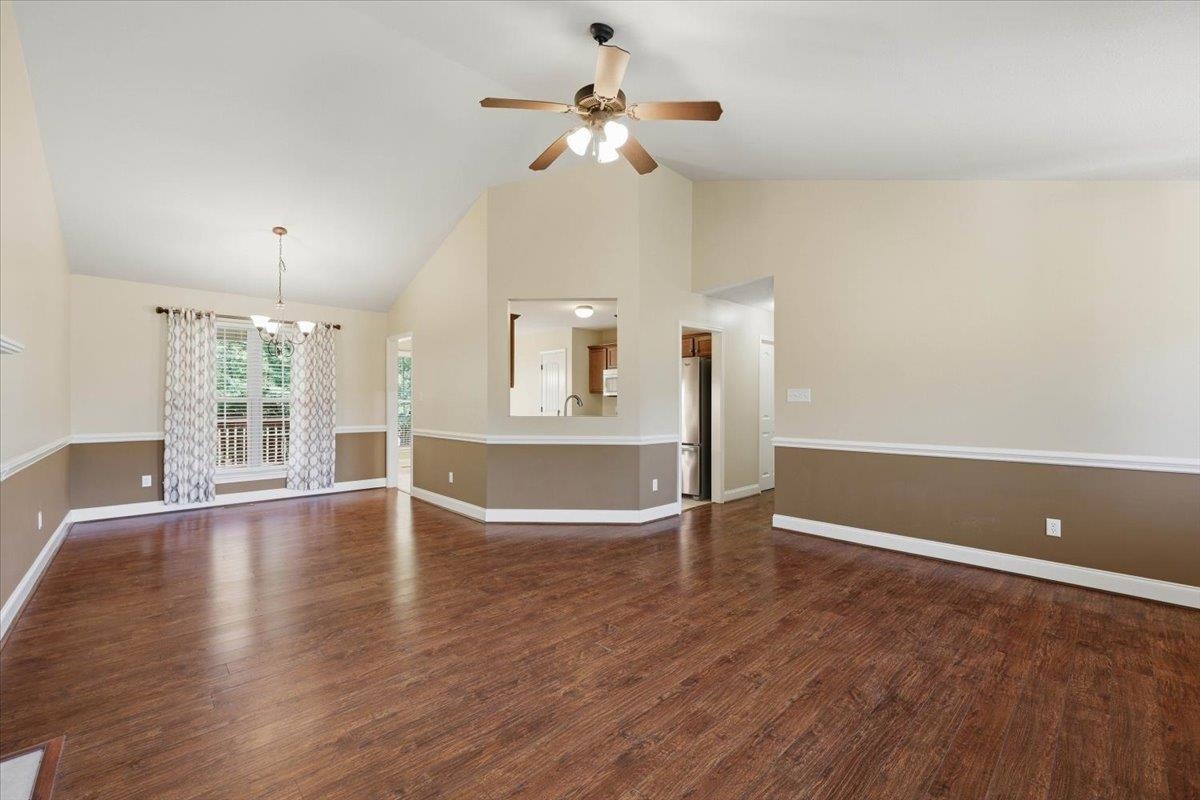 235 Metcalf Court Property Photo 6