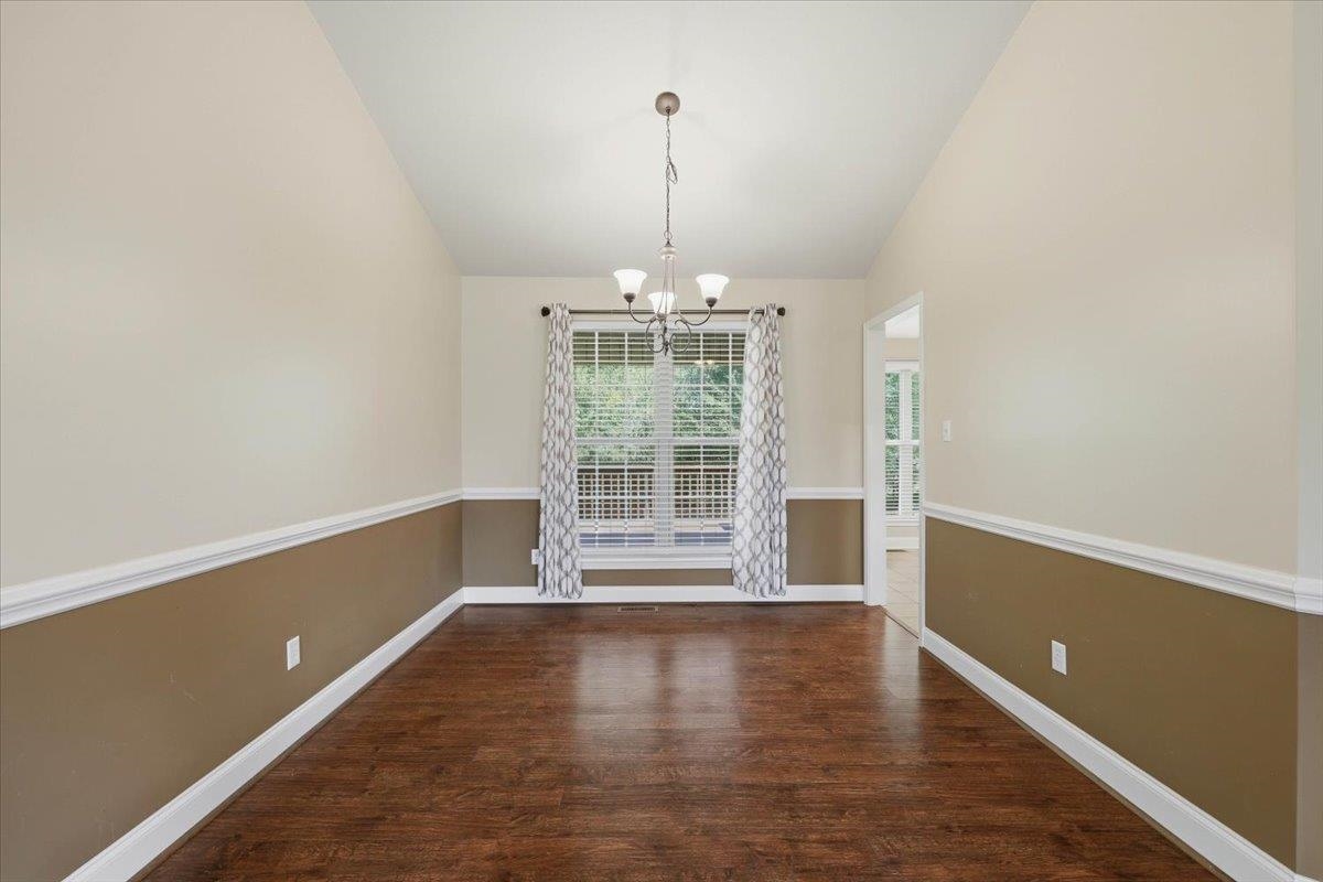 235 Metcalf Court Property Photo 7