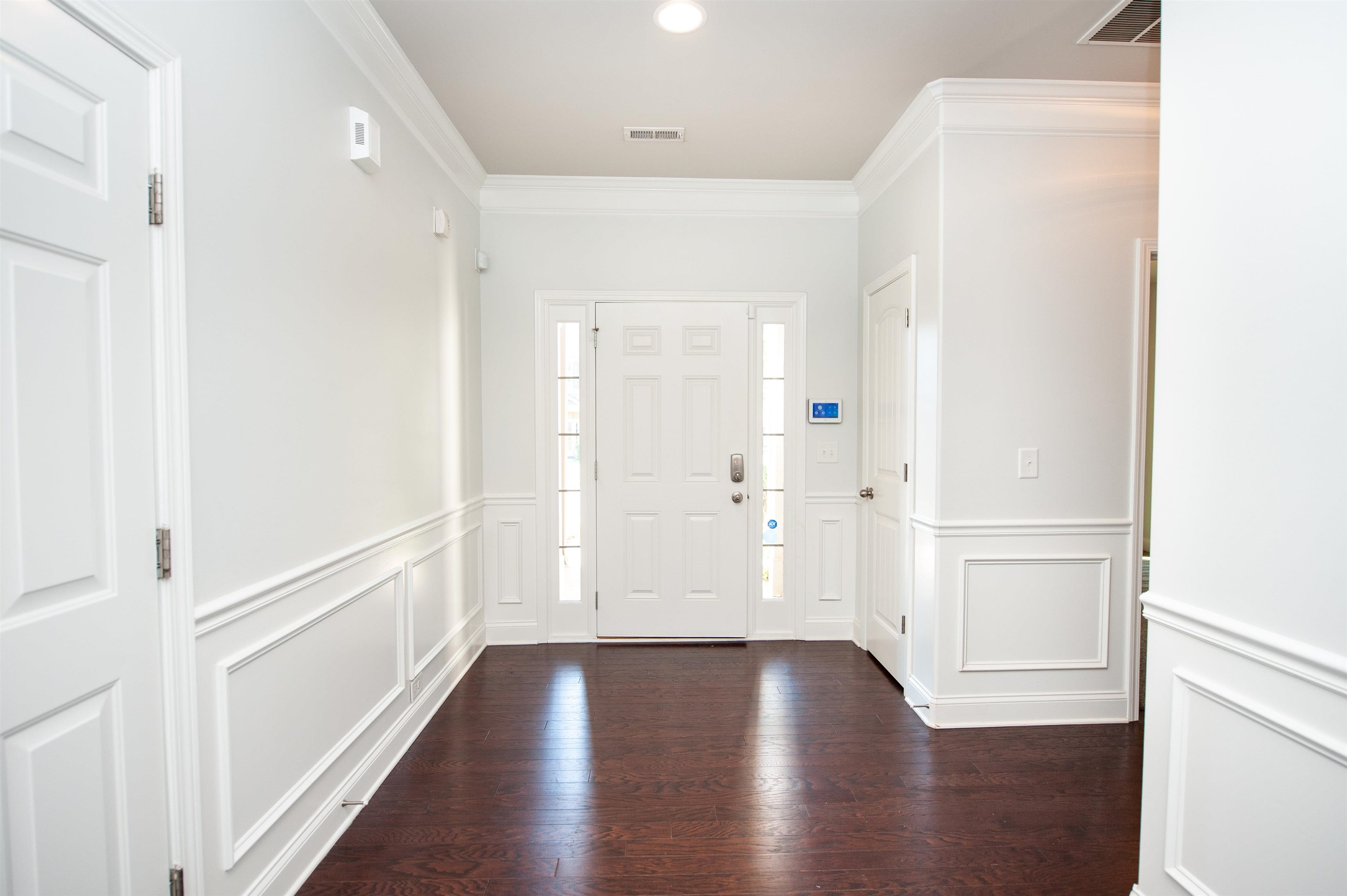 454 Wolfbend Road Property Photo 2