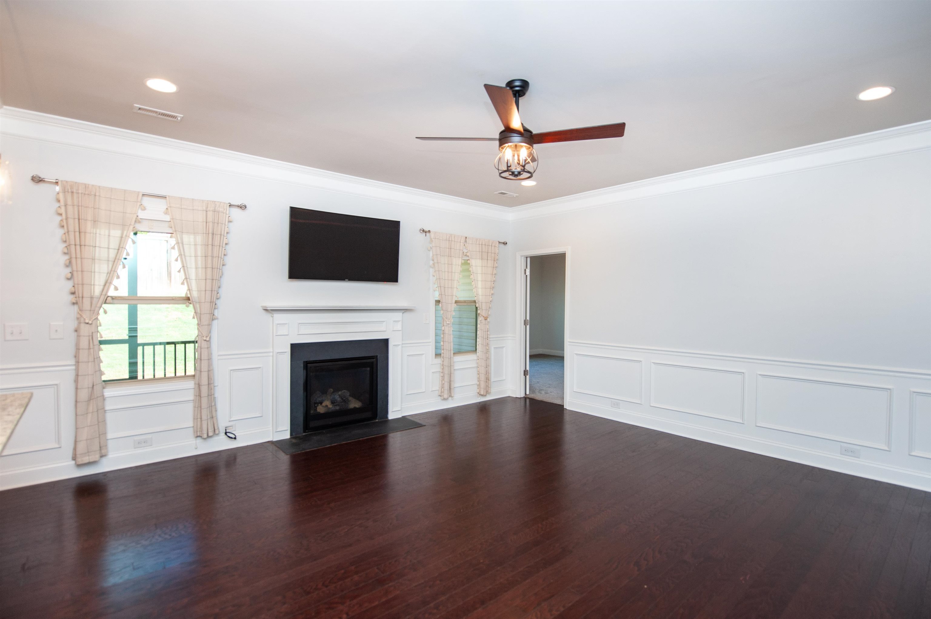 454 Wolfbend Road Property Photo 3