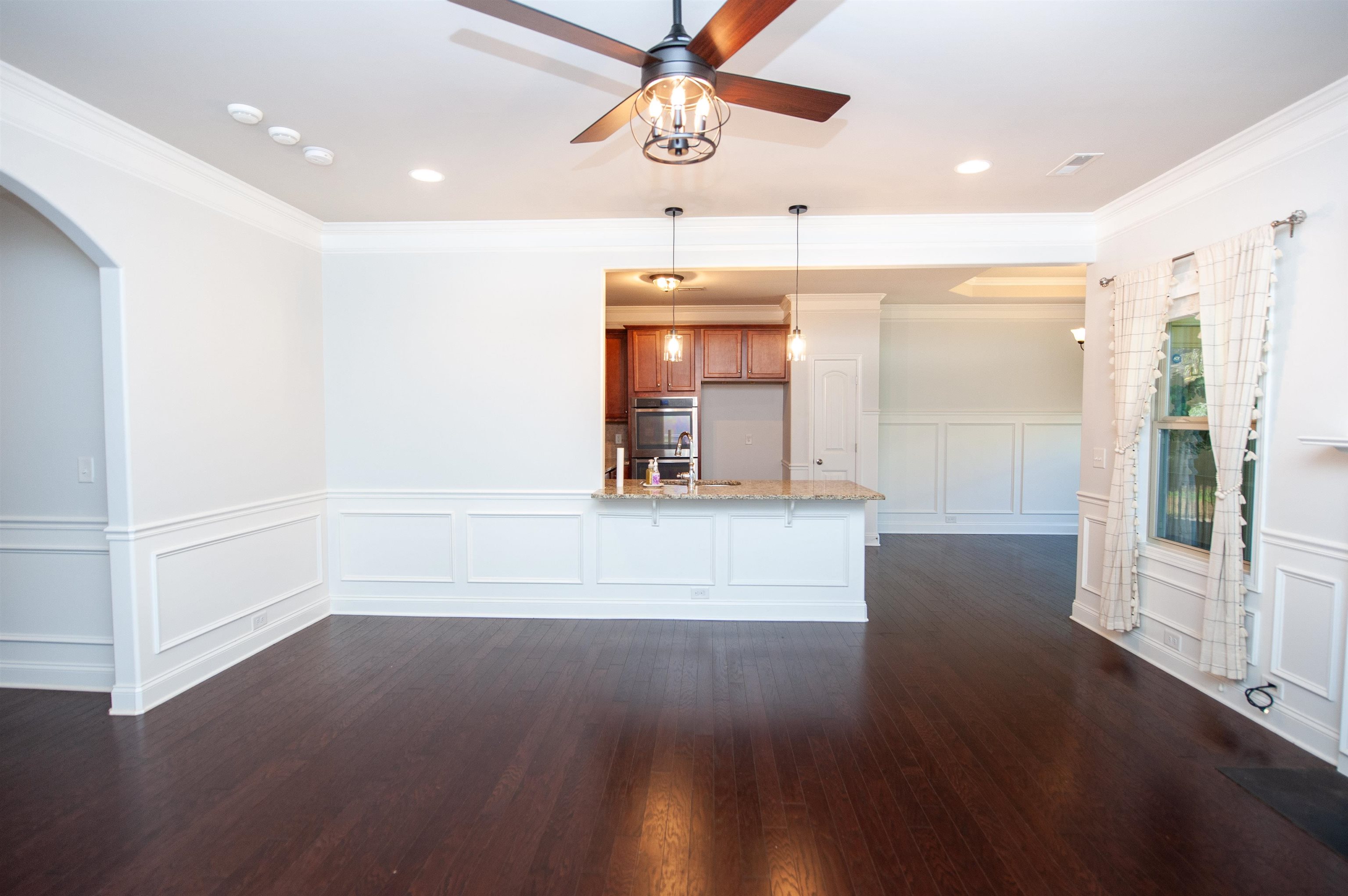 454 Wolfbend Road Property Photo 6