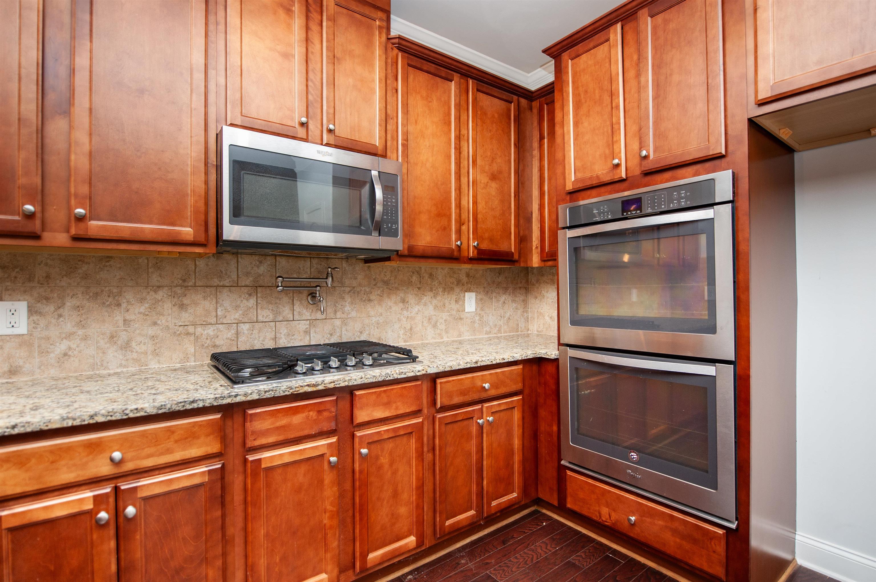 454 Wolfbend Road Property Photo 8