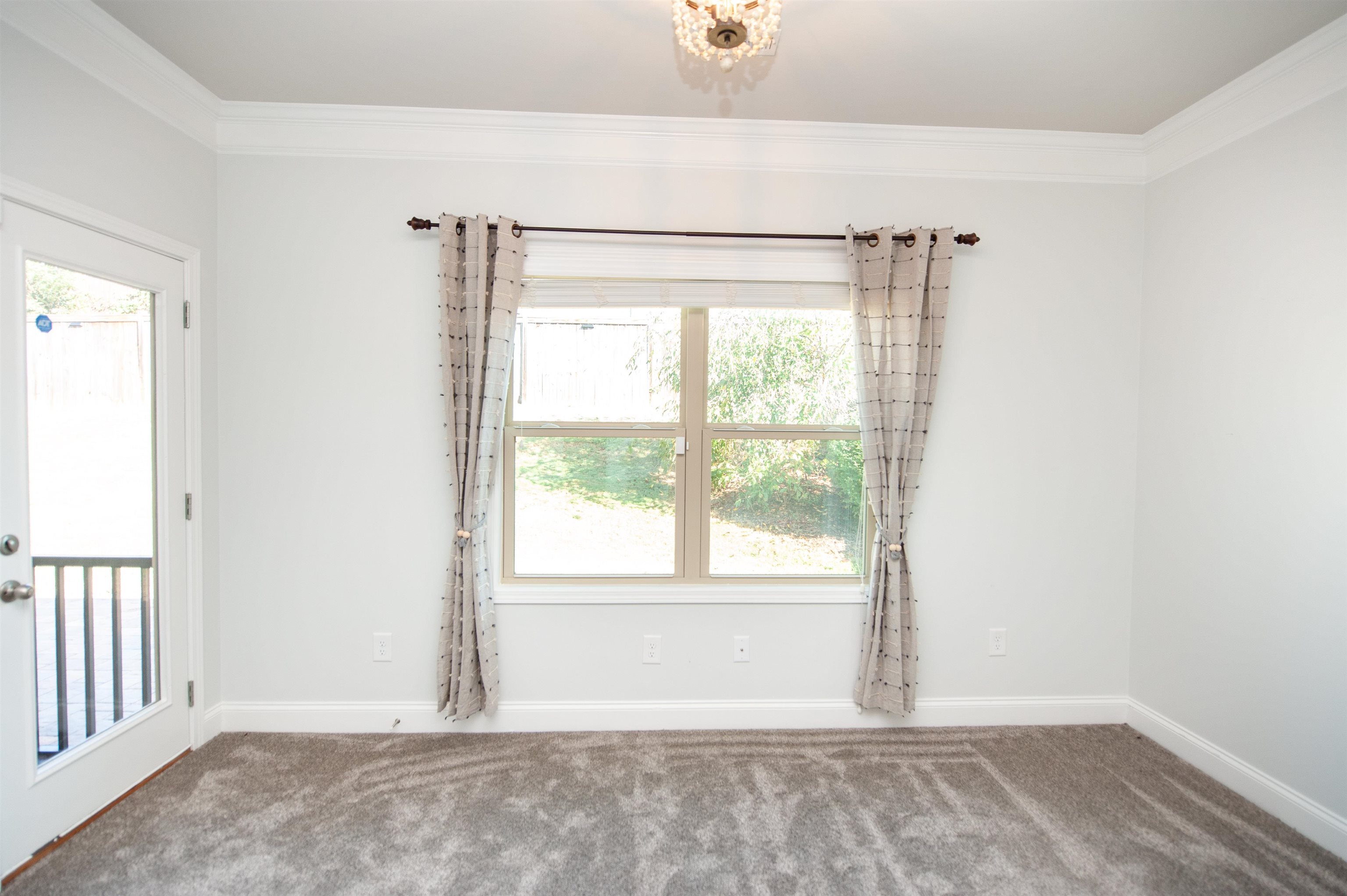 454 Wolfbend Road Property Photo 14