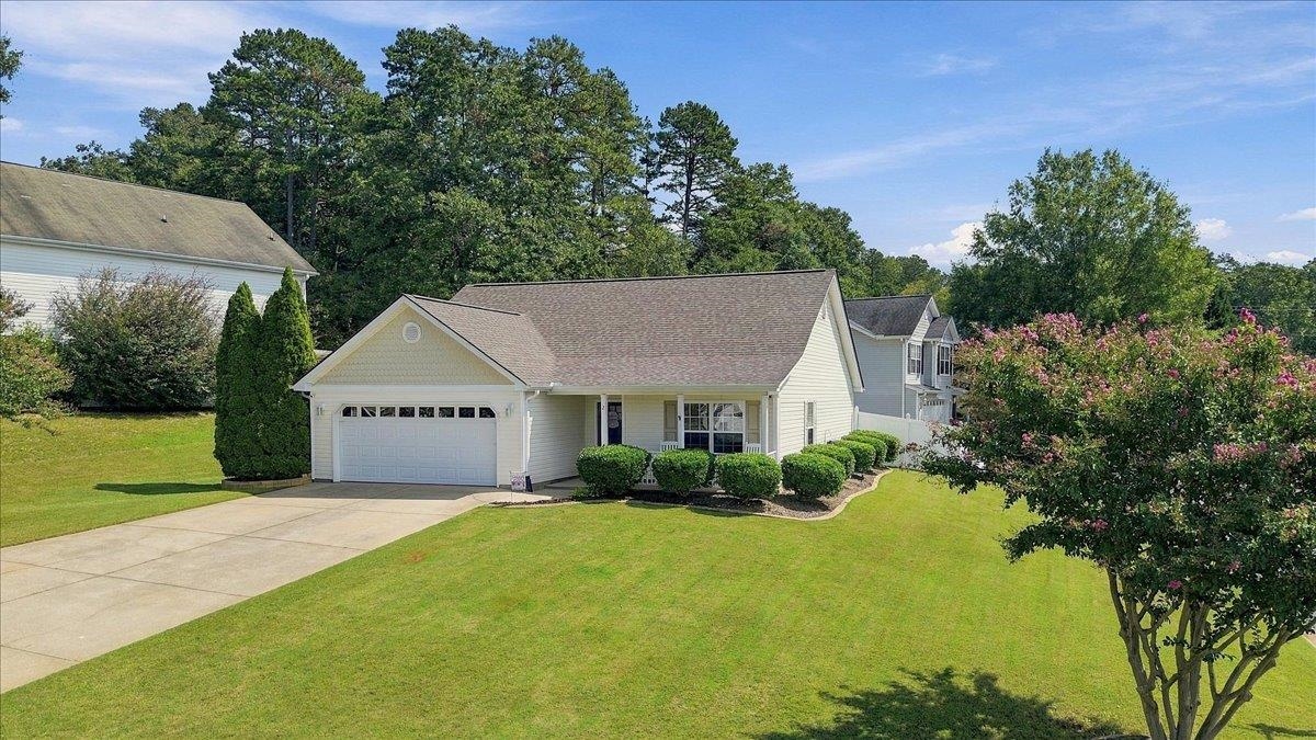 2 Jessica Way Property Photo 2