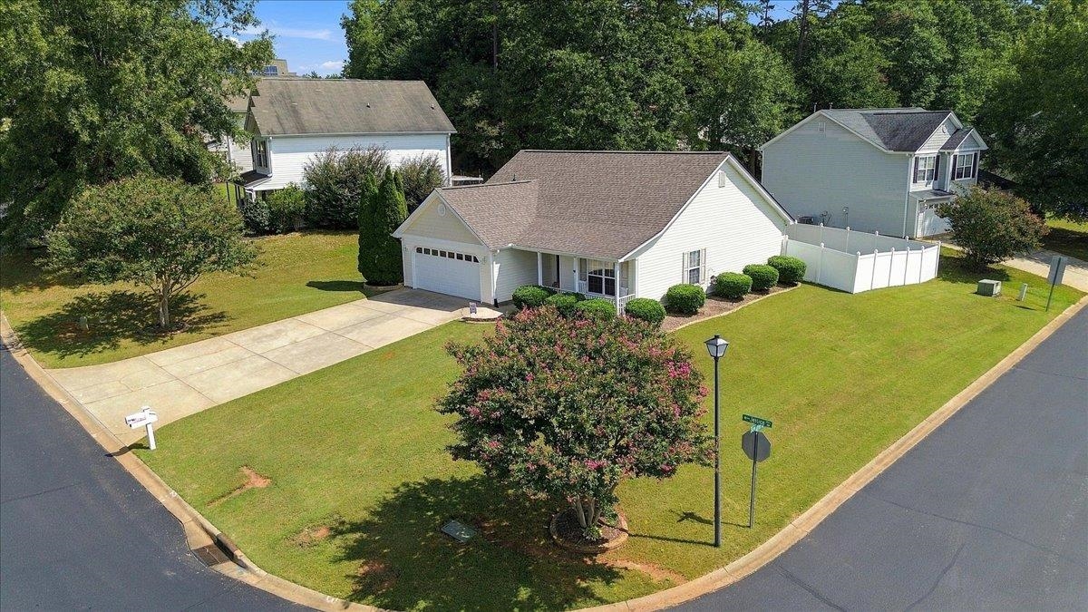 2 Jessica Way Property Photo 3