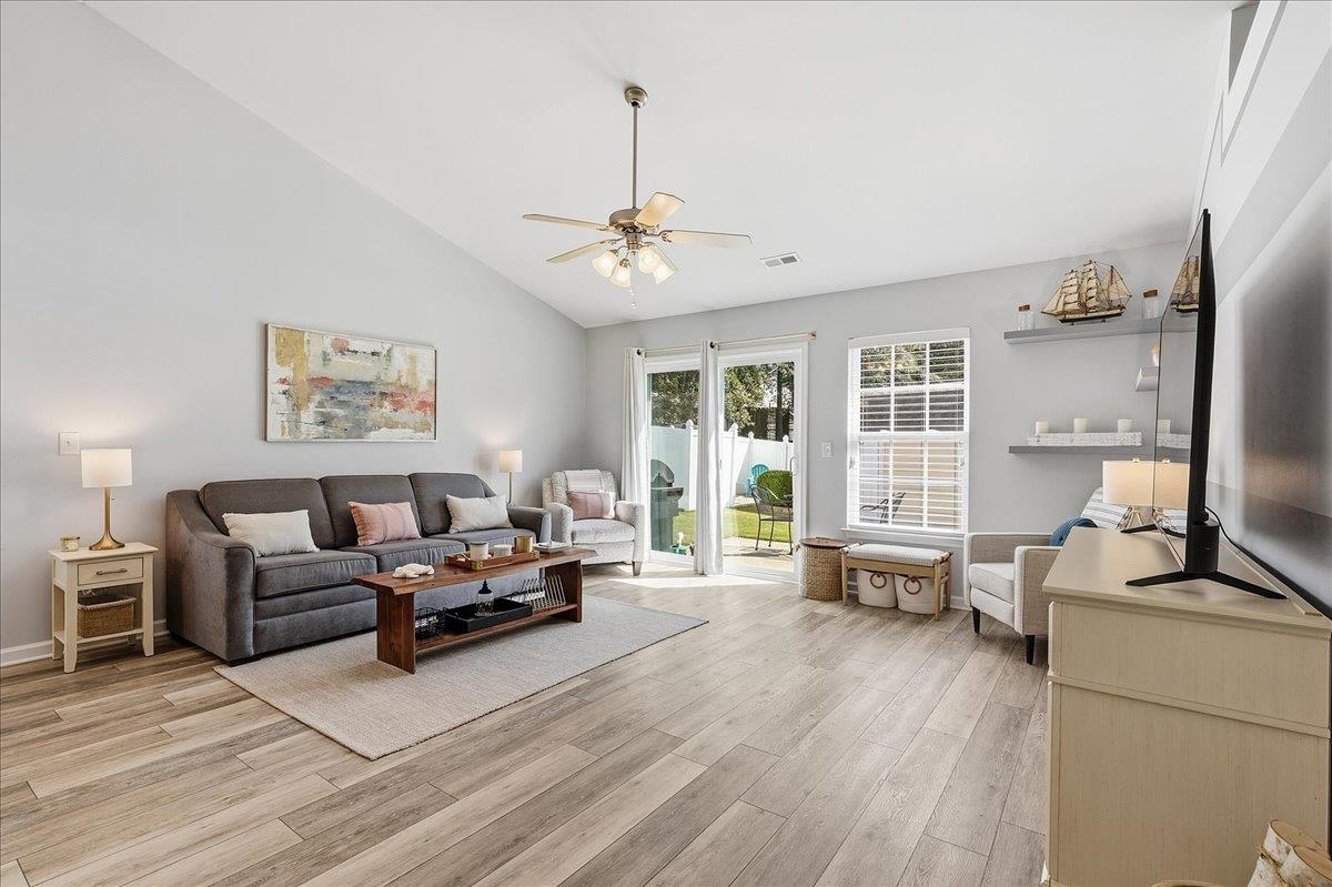 2 Jessica Way Property Photo 6